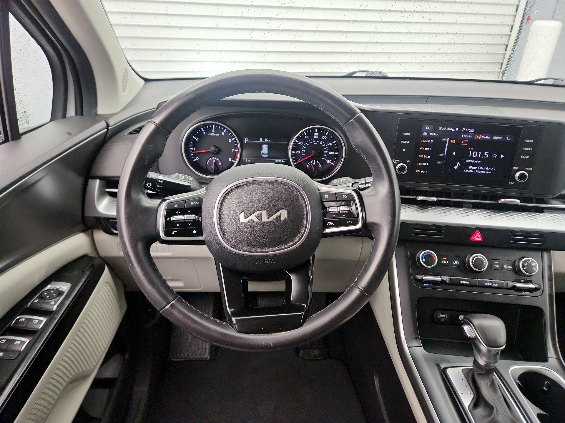 Thumbnail: 2023 Kia Carnival - 10