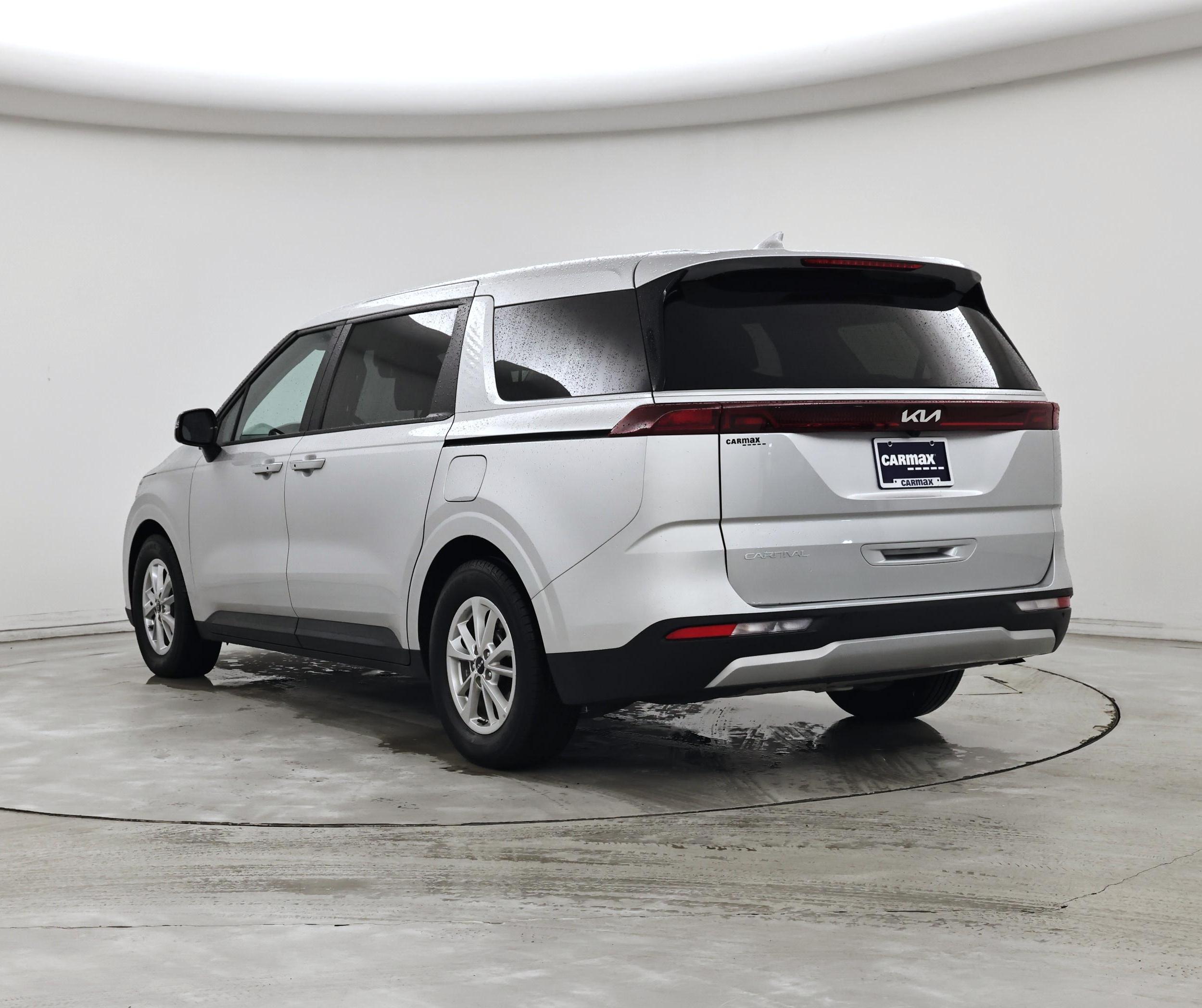 Thumbnail: 2023 Kia Carnival - 2