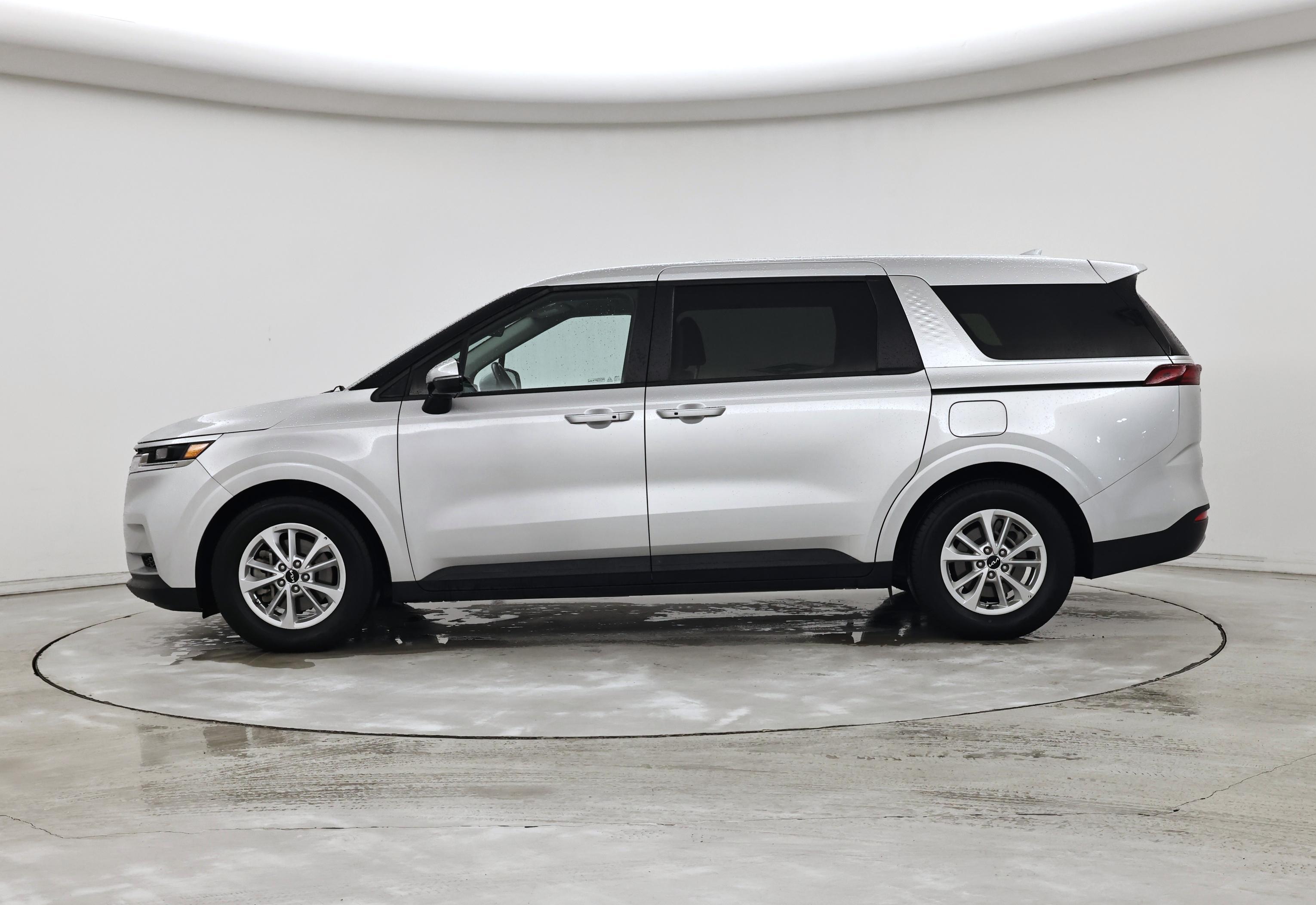 Thumbnail: 2023 Kia Carnival - 3