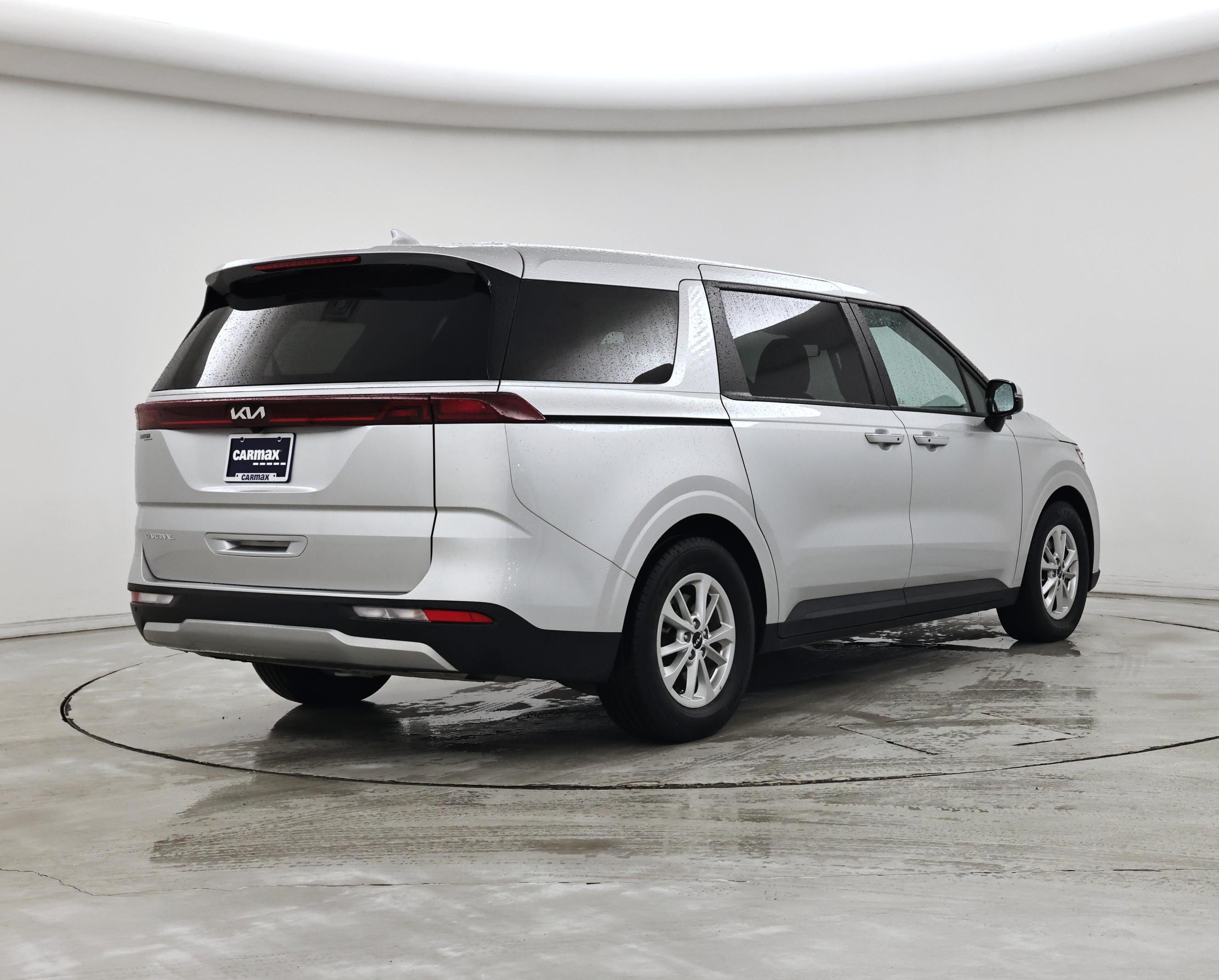 Thumbnail: 2023 Kia Carnival - 8