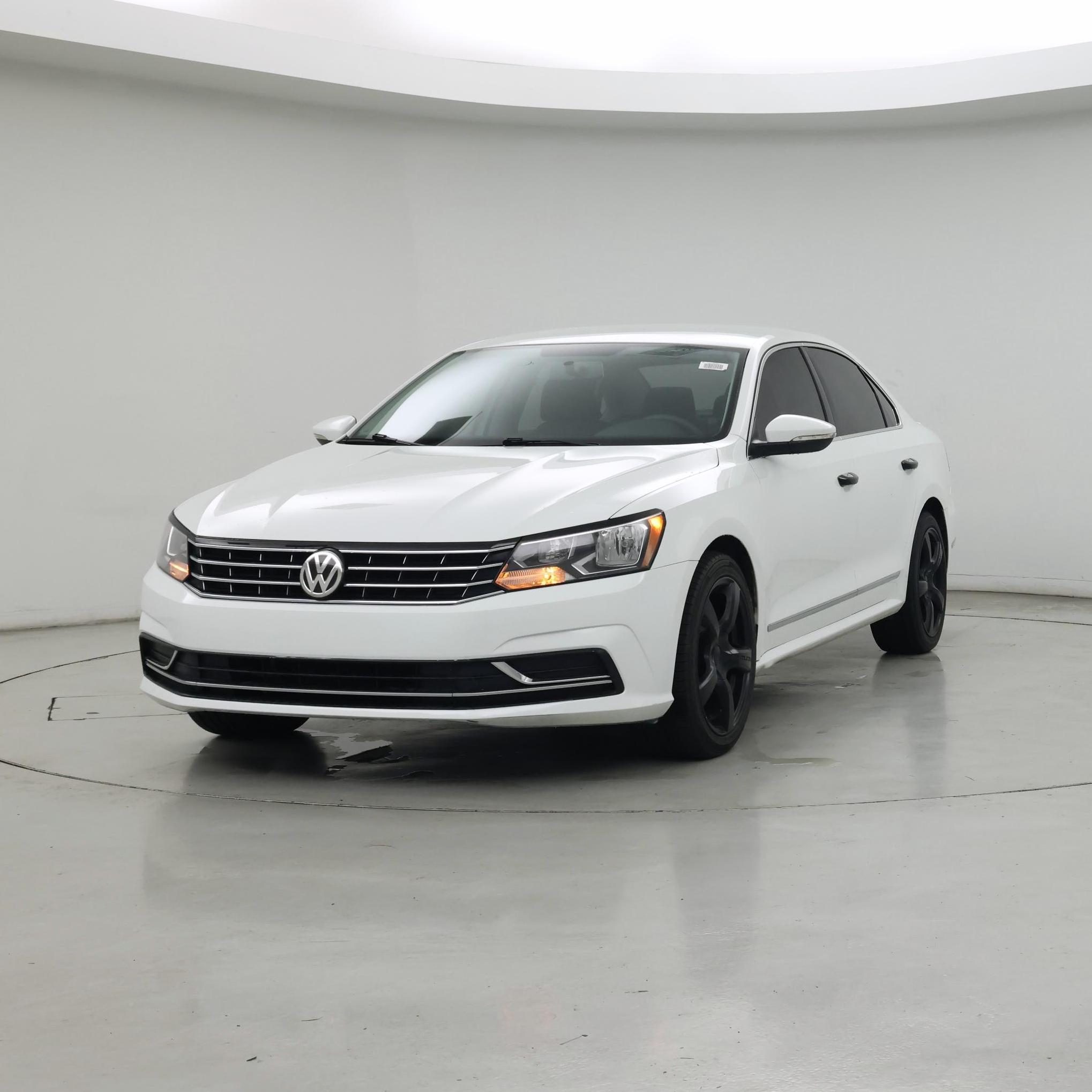 Thumbnail: 2017 Volkswagen Passat - 4