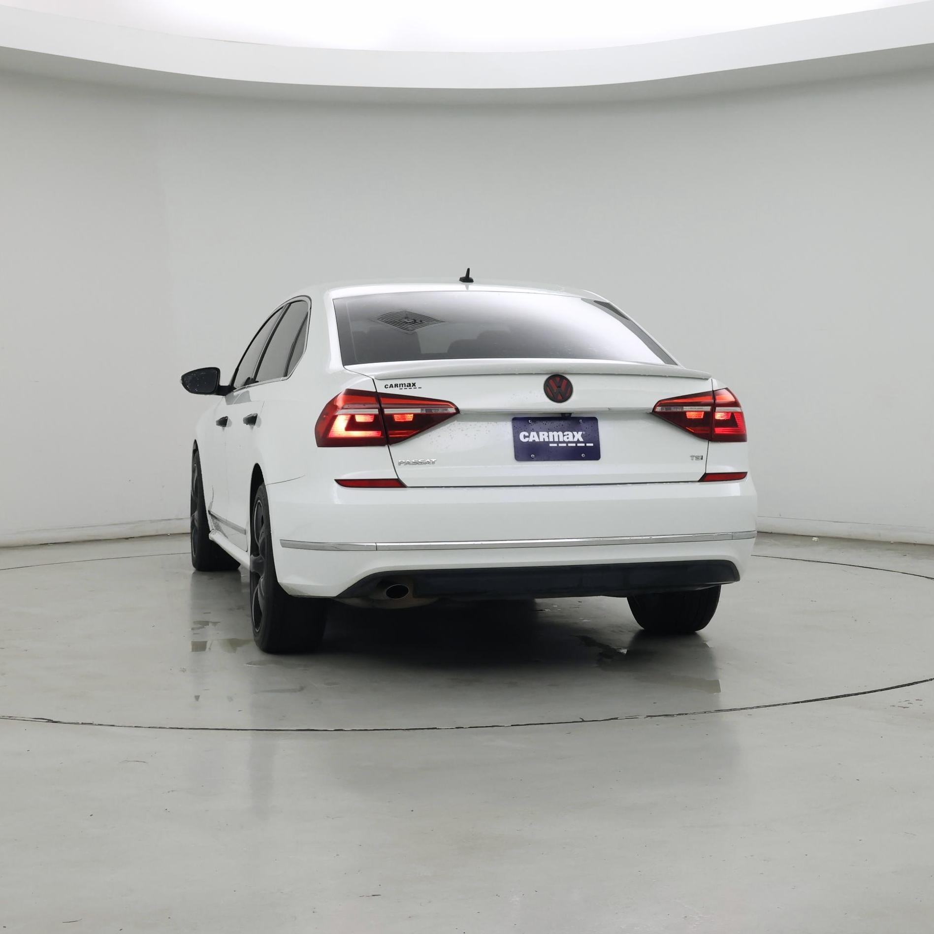 Thumbnail: 2017 Volkswagen Passat - 6