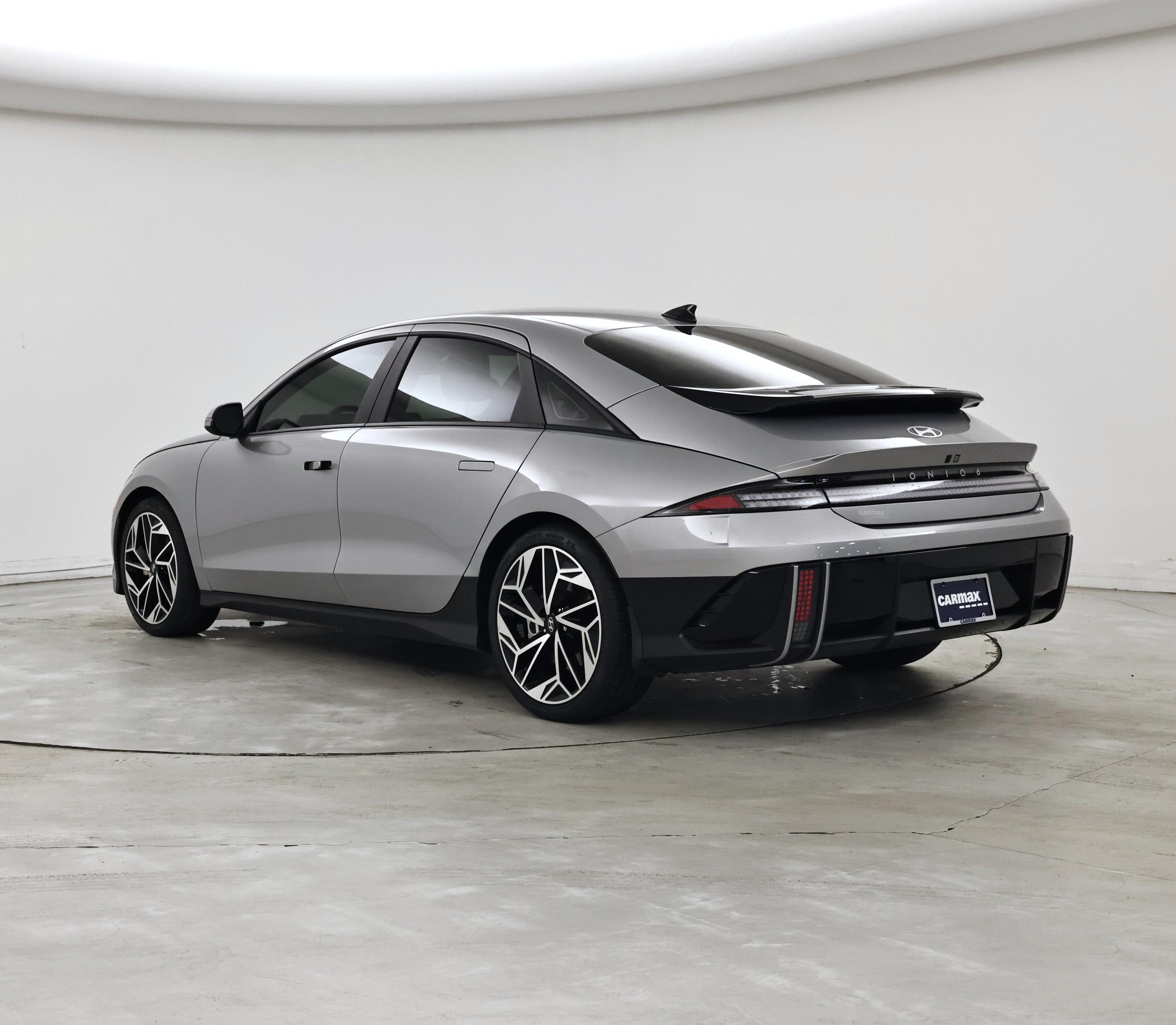 Thumbnail: 2023 Hyundai Ioniq 6 - 2
