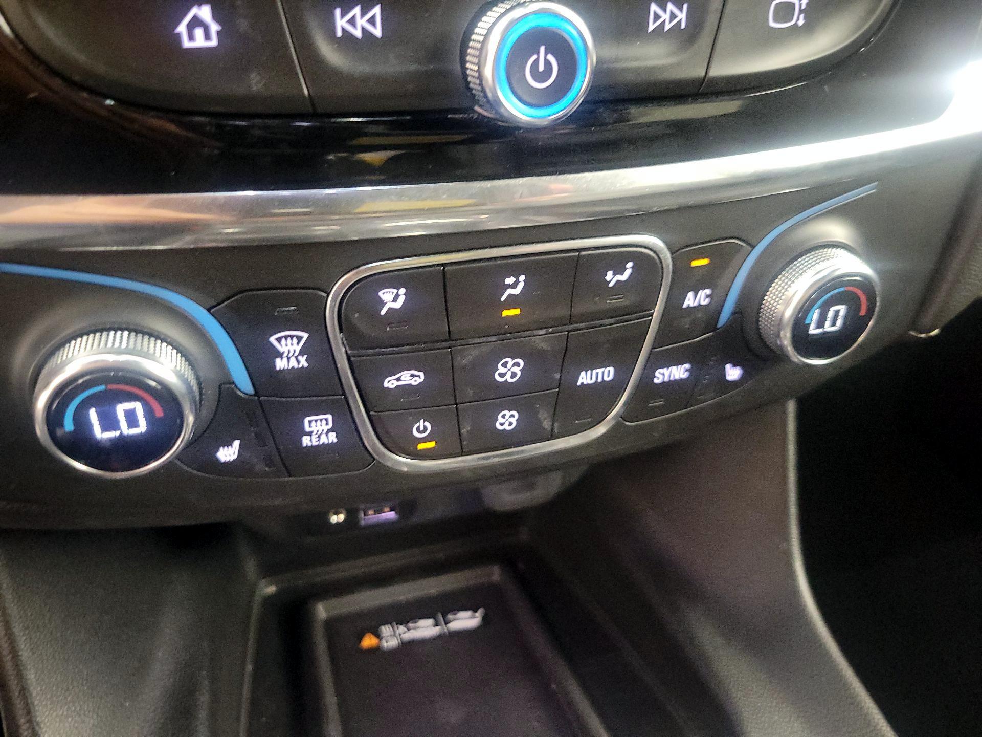 Thumbnail: 2023 Chevrolet Traverse - 17