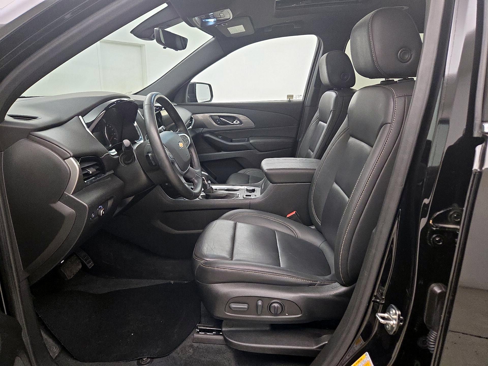 Thumbnail: 2023 Chevrolet Traverse - 11