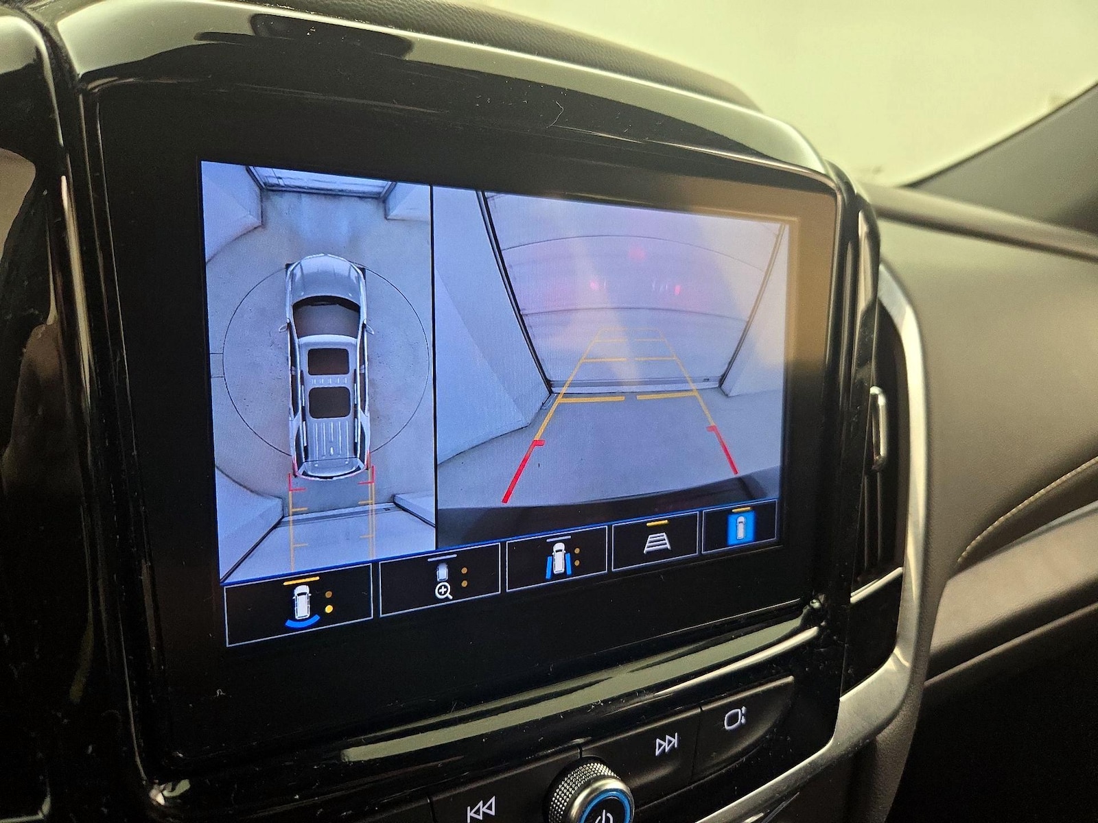 2023 Chevrolet Traverse 3LT - Photo 14