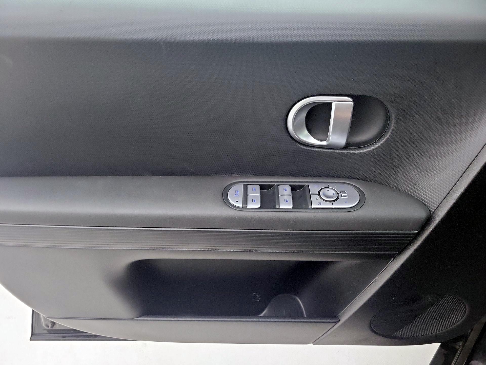 Thumbnail: 2024 Hyundai Ioniq 5 - 12