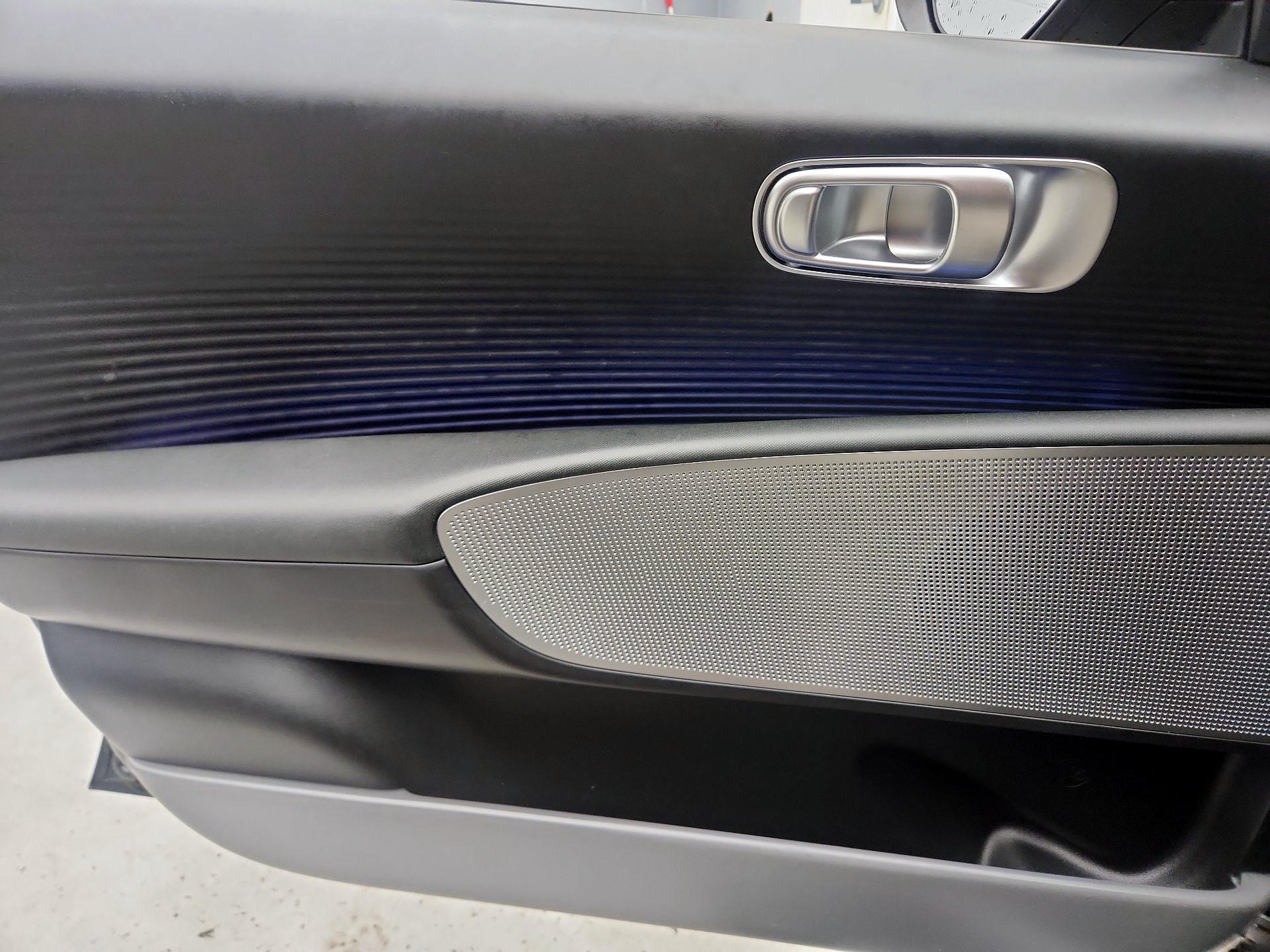 Thumbnail: 2023 Hyundai Ioniq 6 - 12