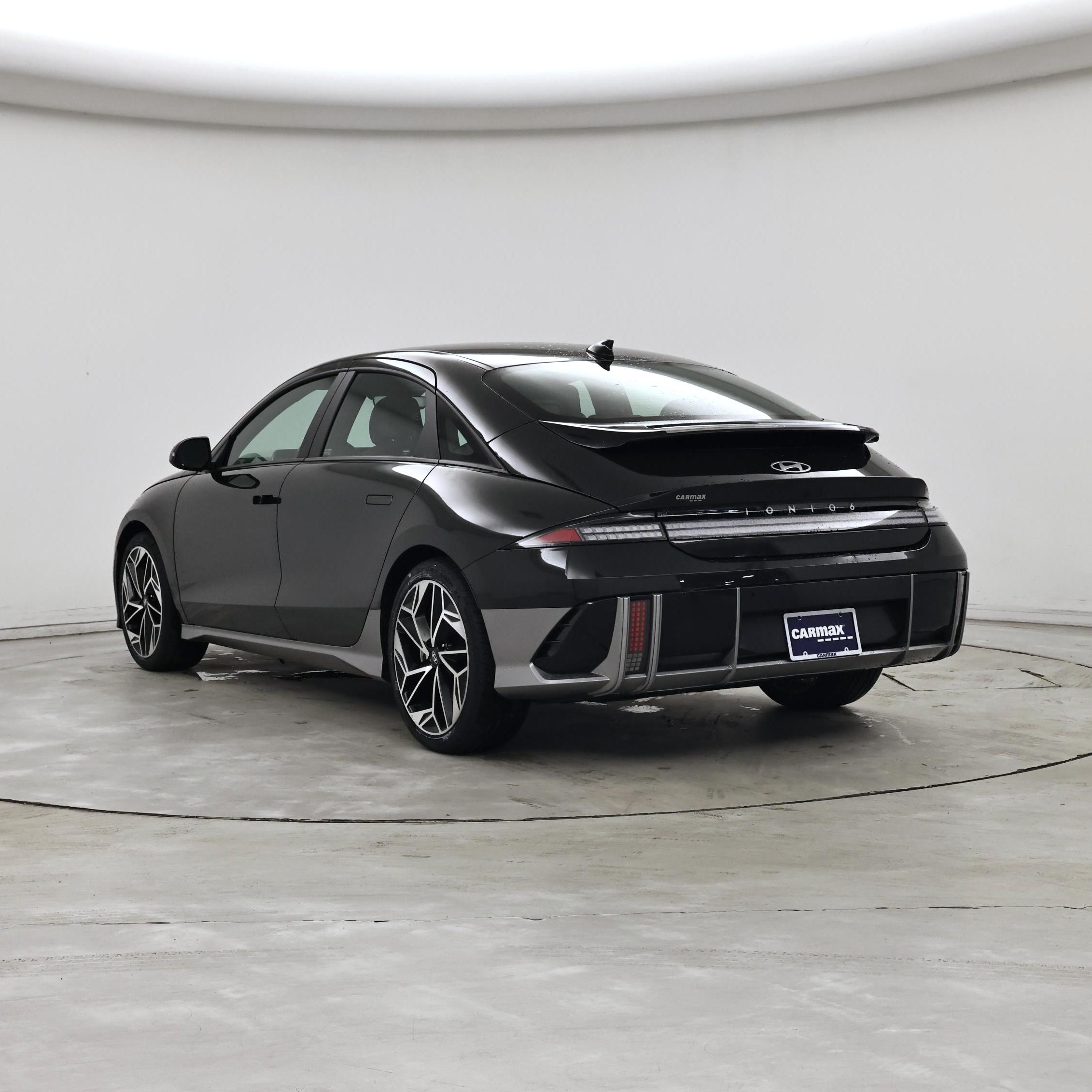 Thumbnail: 2023 Hyundai Ioniq 6 - 2