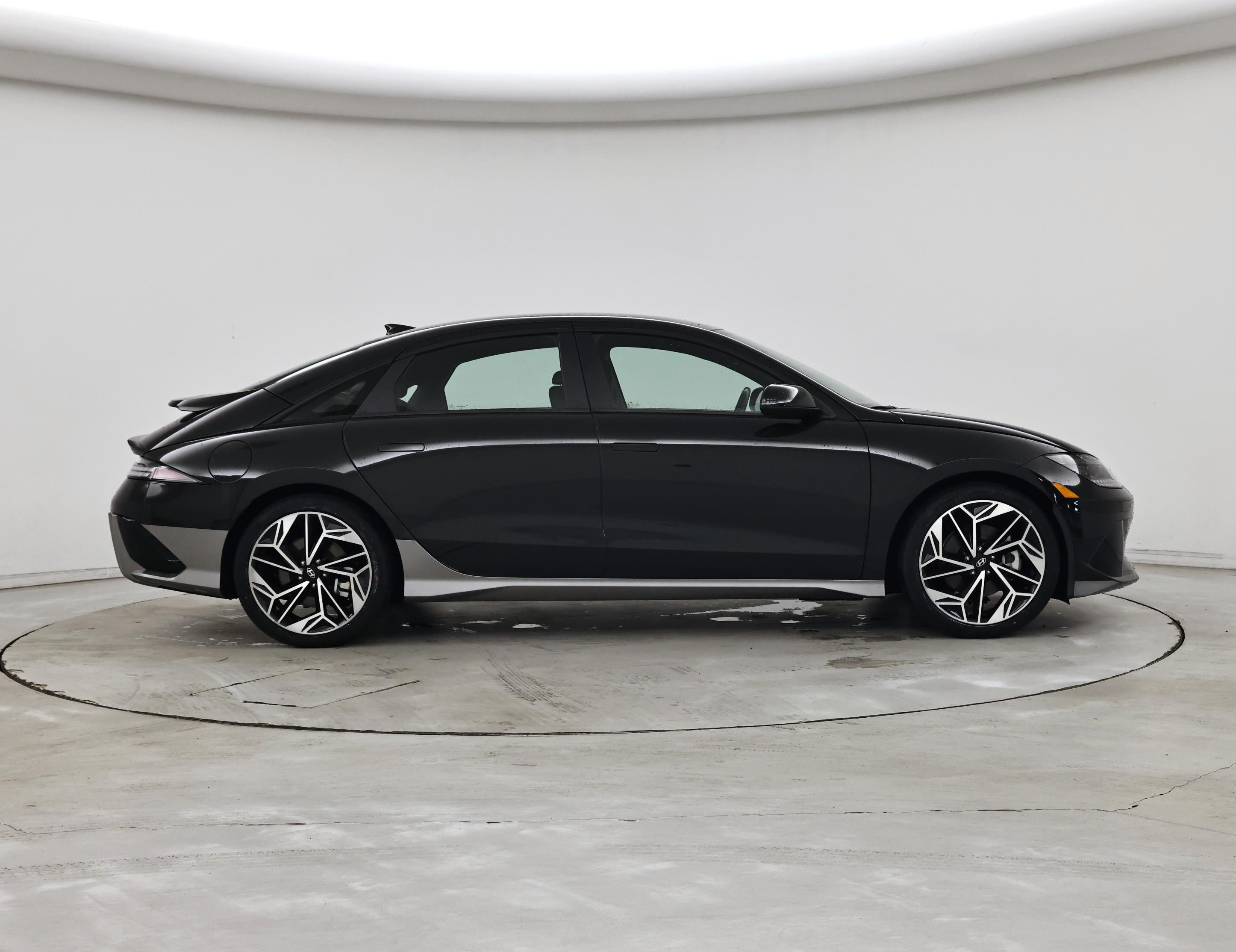 Thumbnail: 2023 Hyundai Ioniq 6 - 7