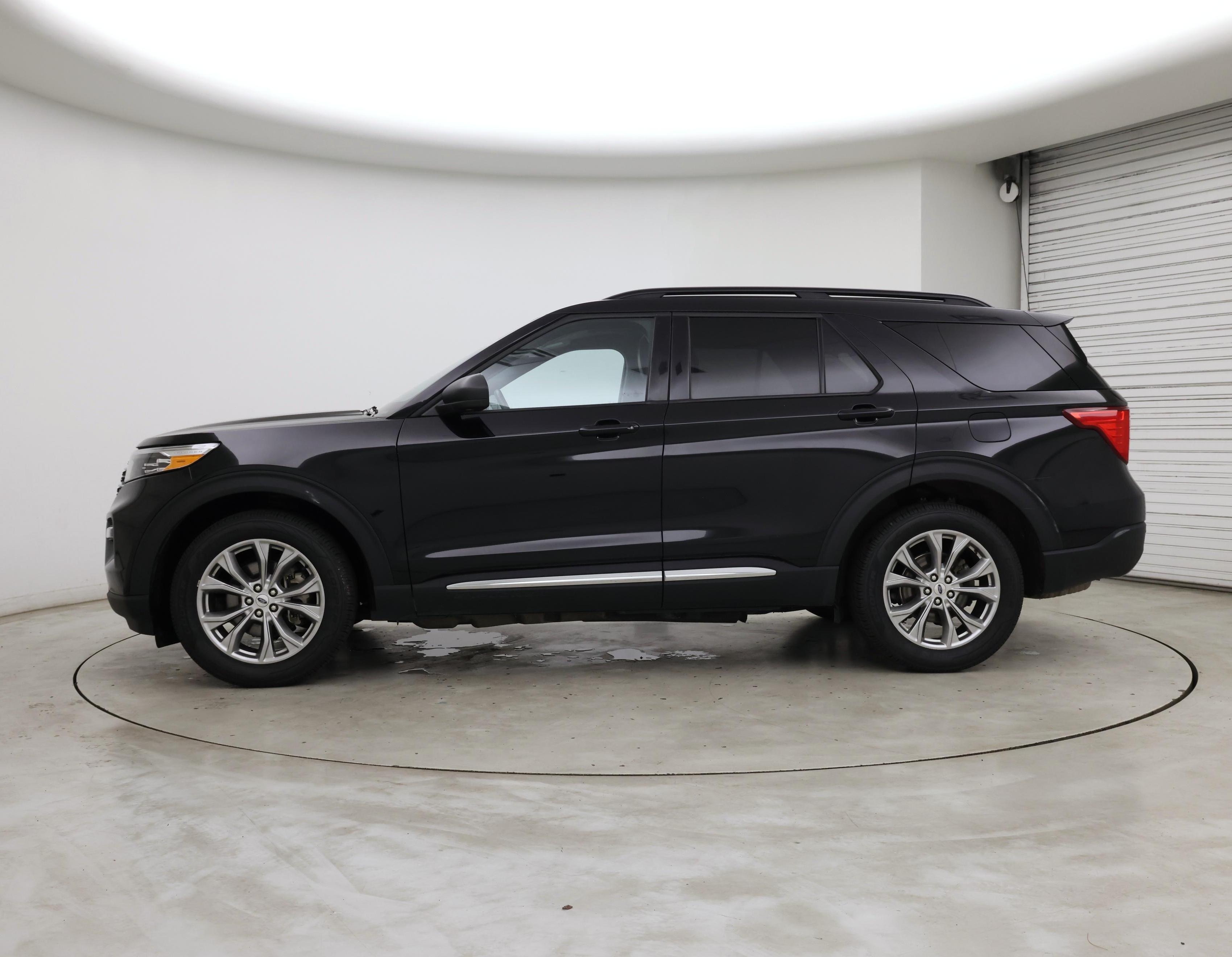 Thumbnail: 2022 Ford Explorer - 3