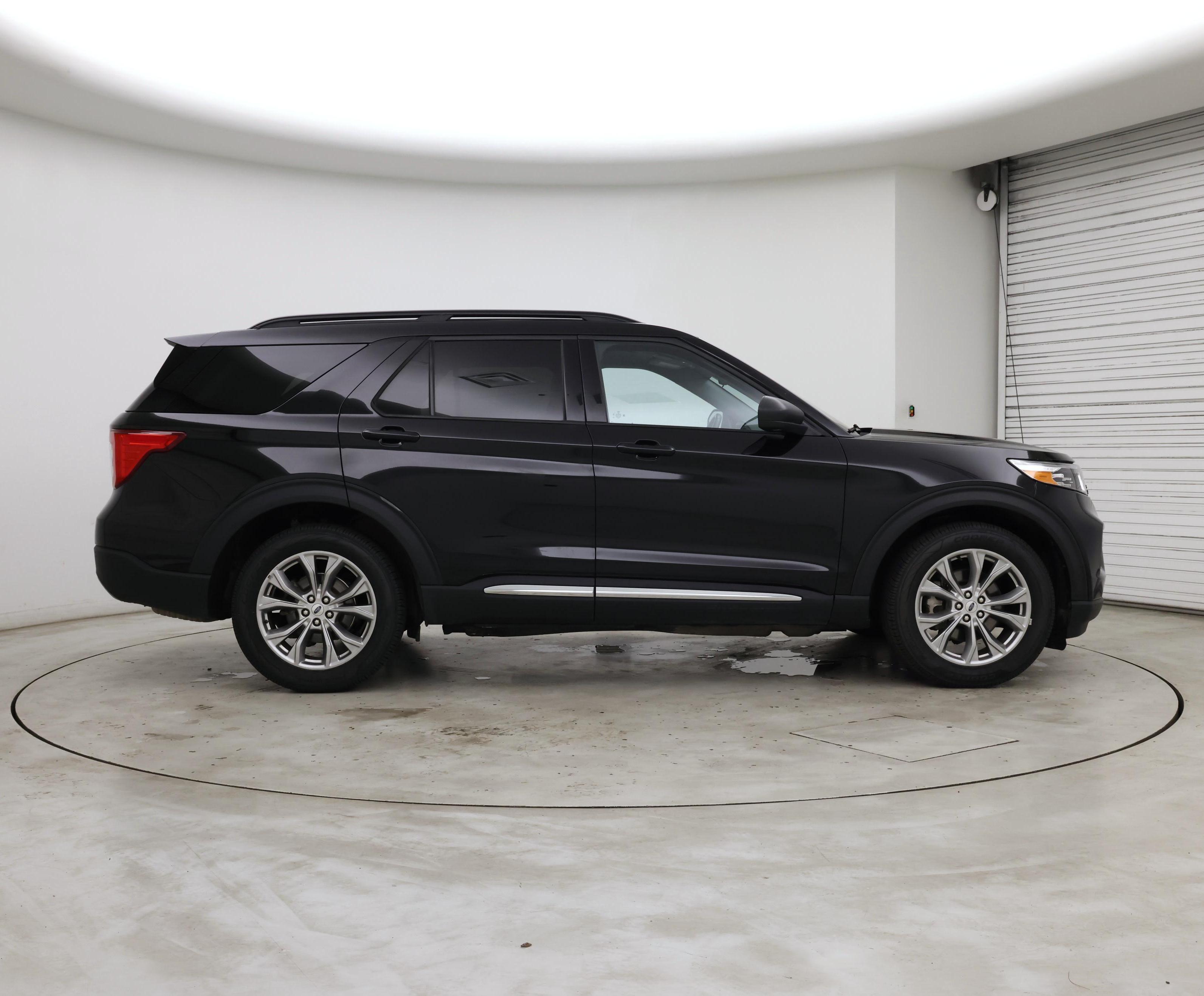 Thumbnail: 2022 Ford Explorer - 7