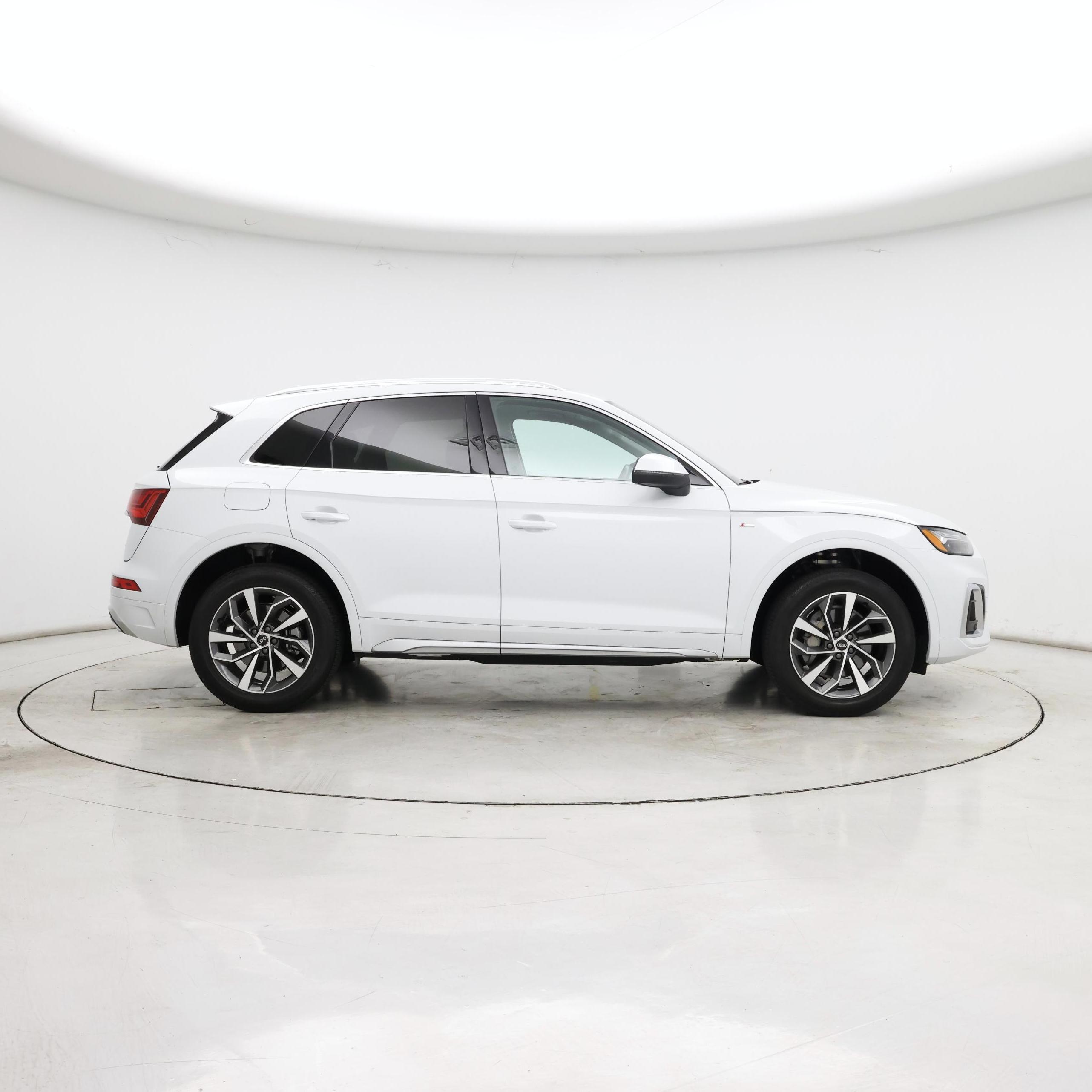 Thumbnail: 2023 Audi Q5 - 7