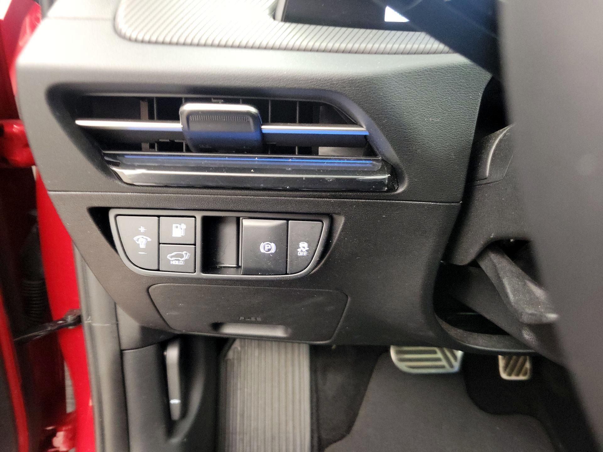 Thumbnail: 2023 Kia EV6 - 13