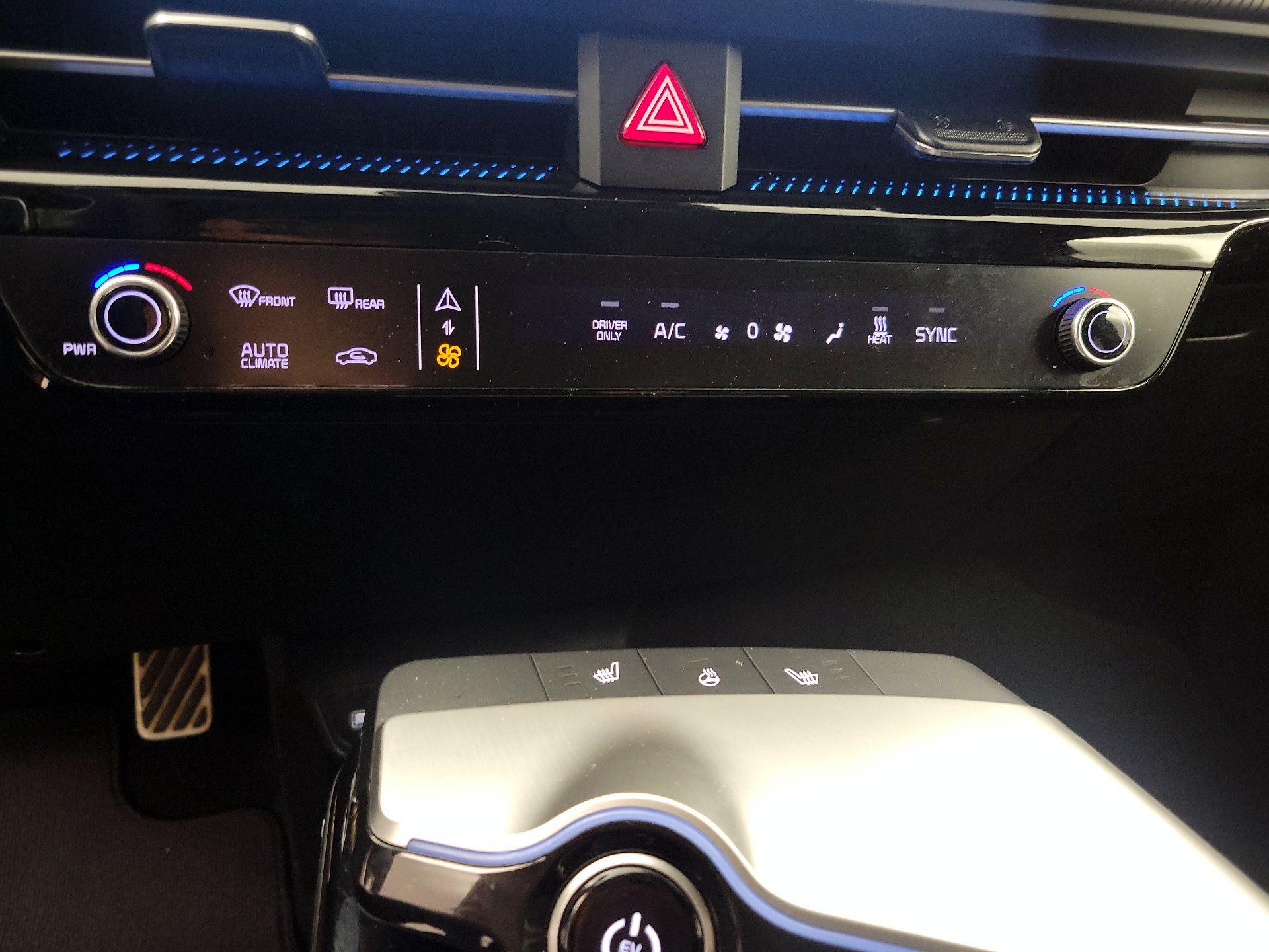 Thumbnail: 2023 Kia EV6 - 16