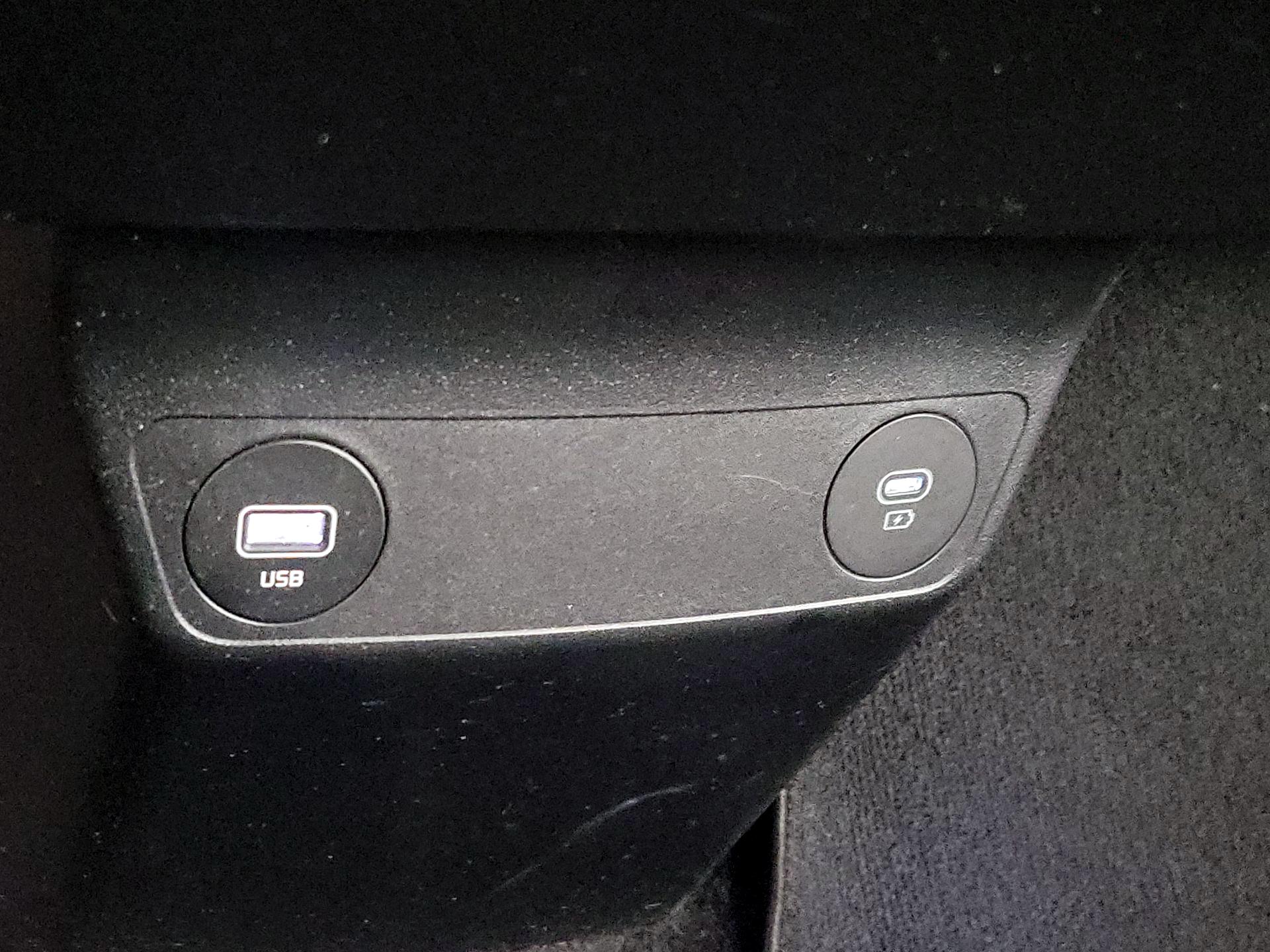 Thumbnail: 2023 Kia EV6 - 18