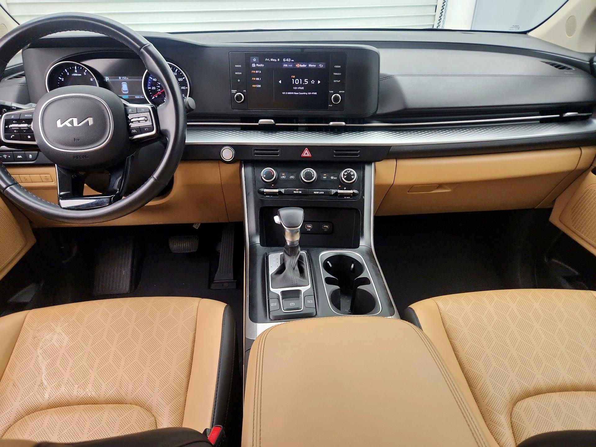 Thumbnail: 2023 Kia Carnival - 9