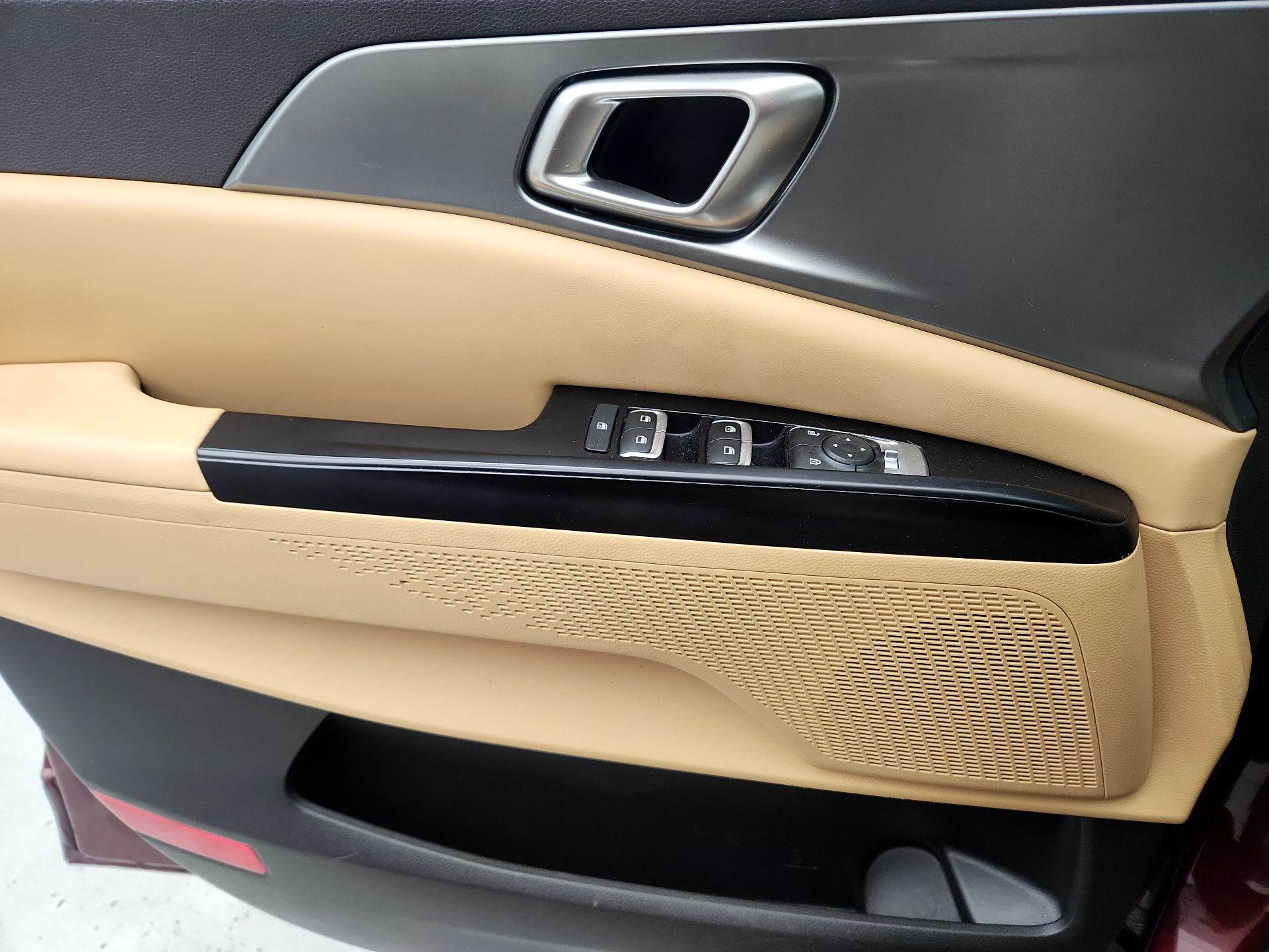 Thumbnail: 2023 Kia Carnival - 12