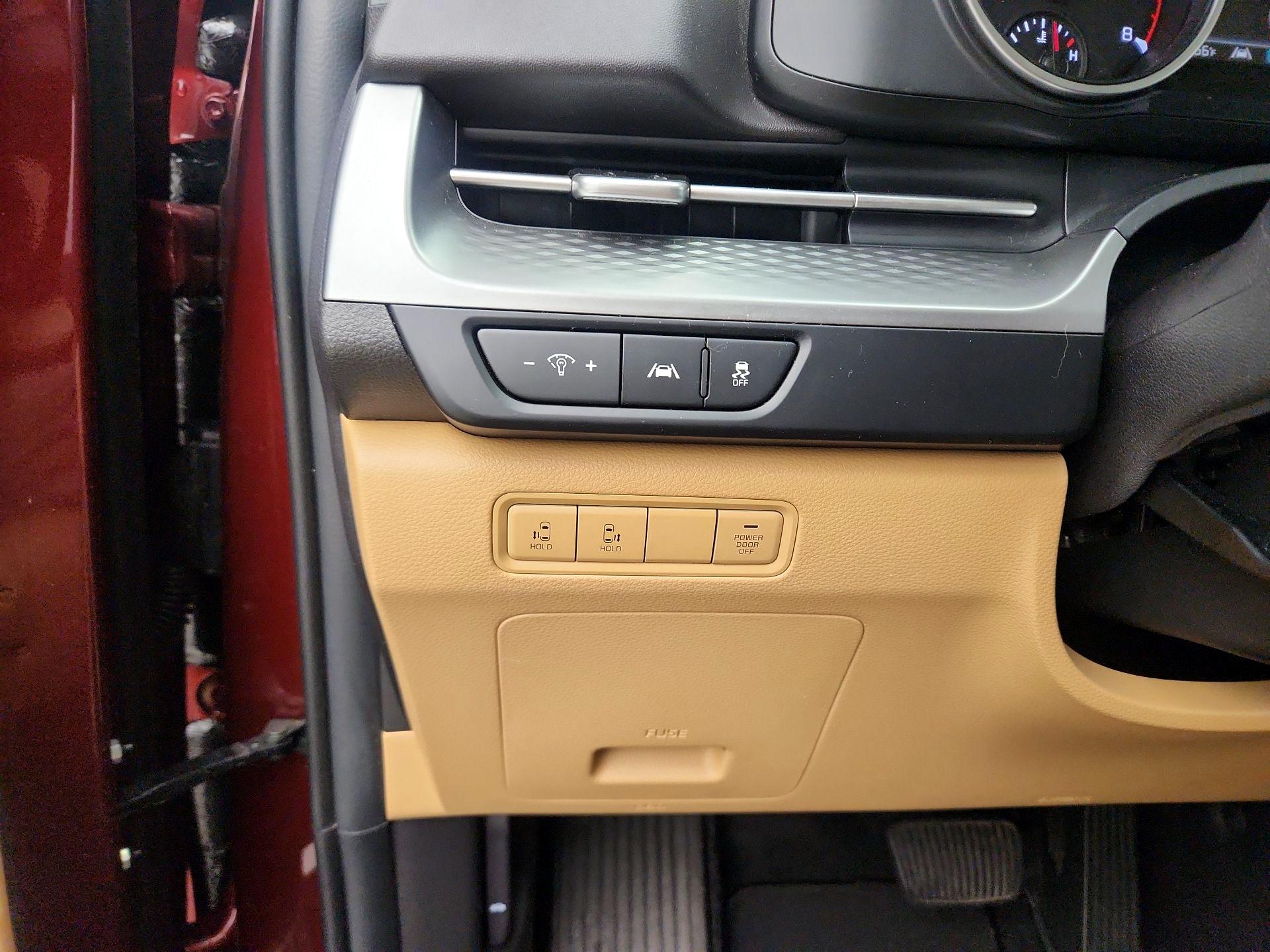 Thumbnail: 2023 Kia Carnival - 13