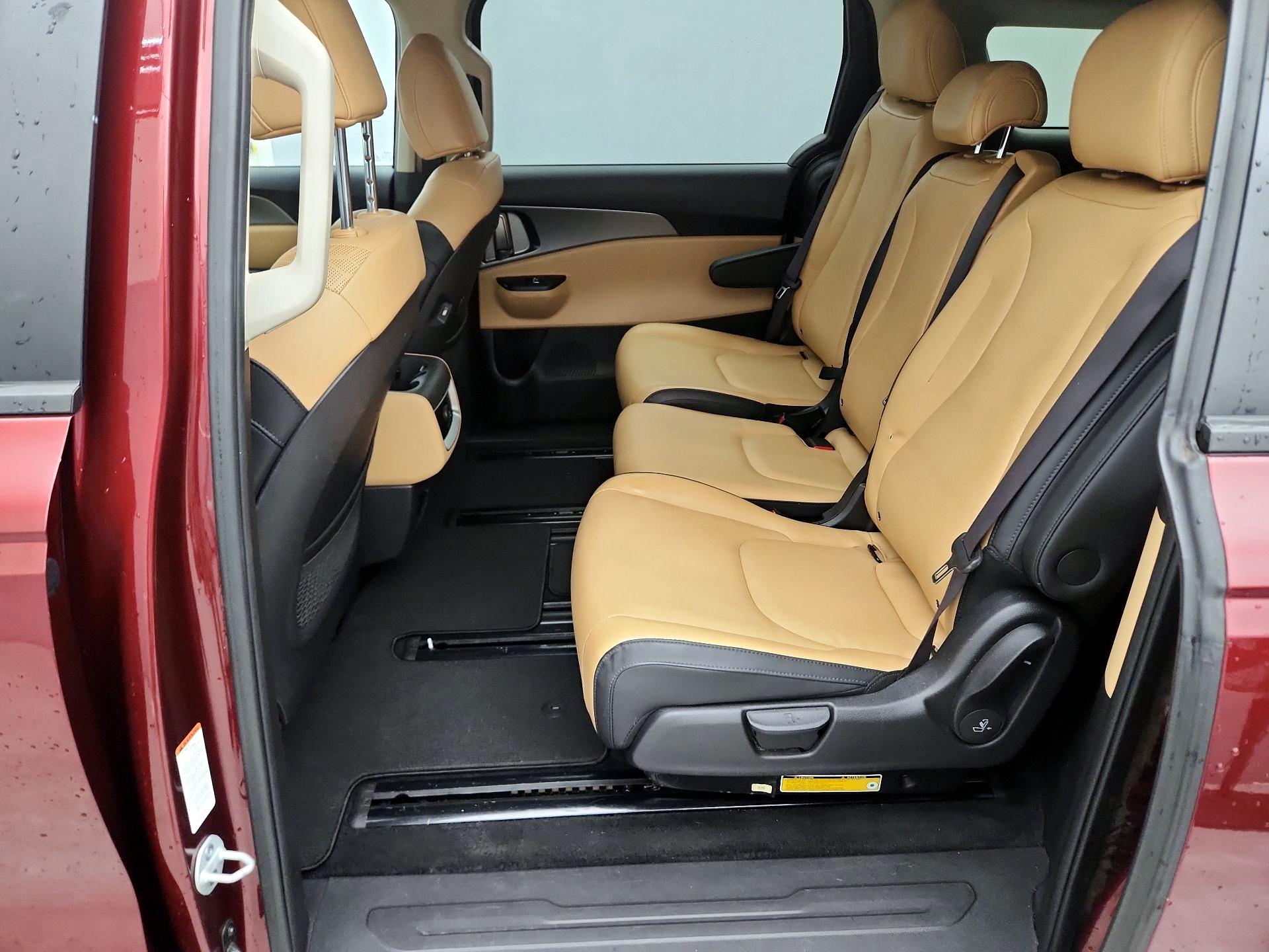 Thumbnail: 2023 Kia Carnival - 19