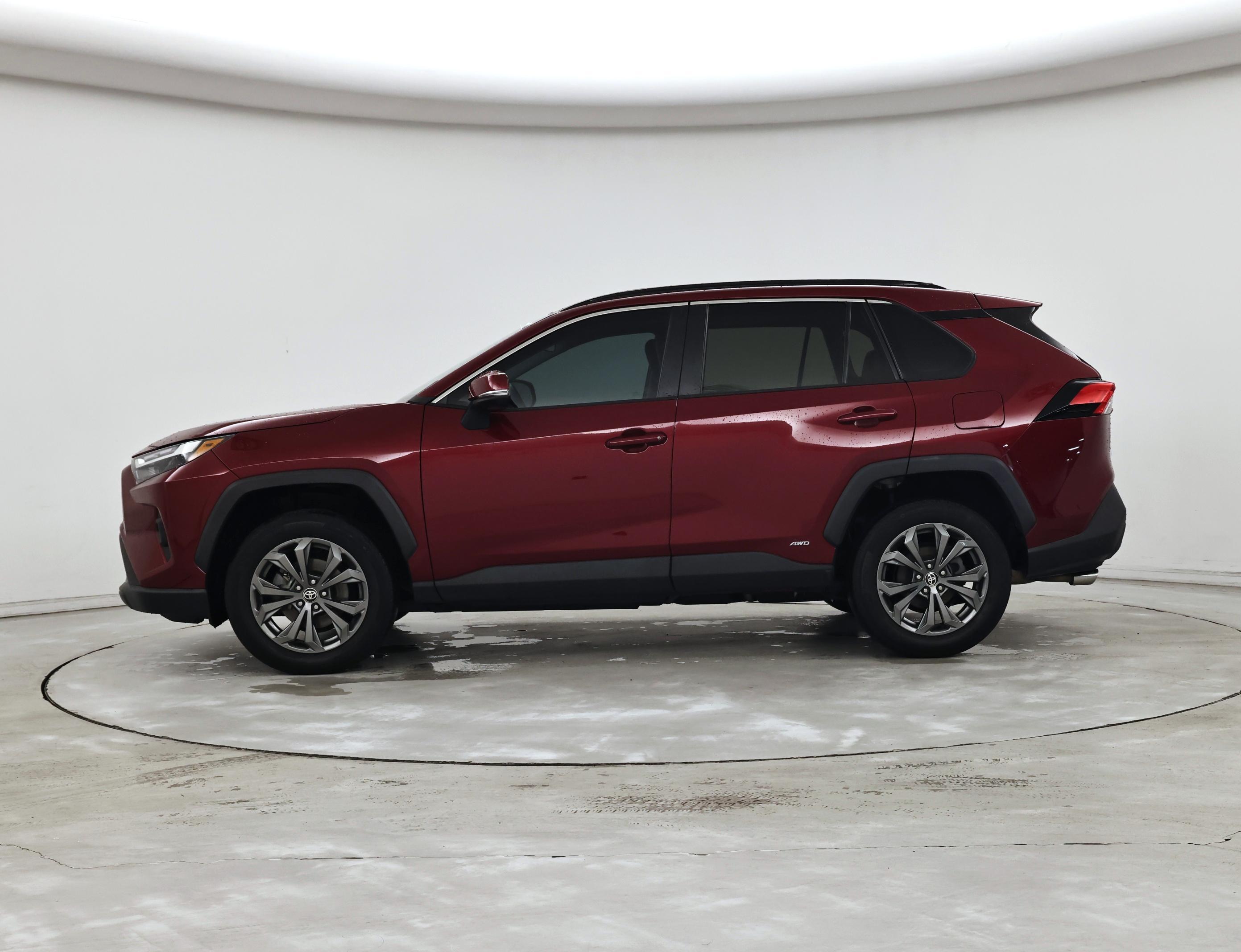 Thumbnail: 2022 Toyota RAV4 - 3
