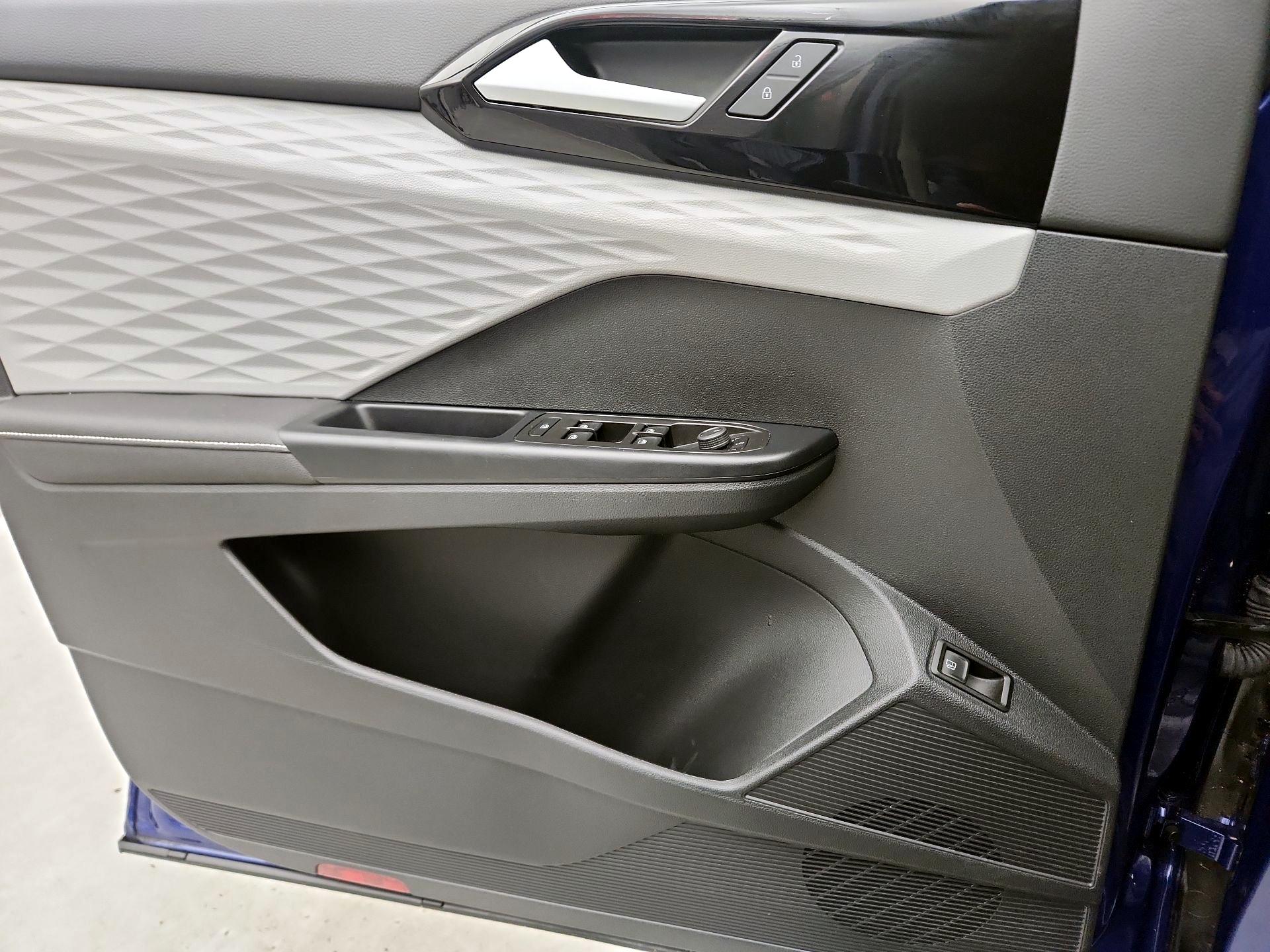 Thumbnail: 2024 Volkswagen Taos - 12