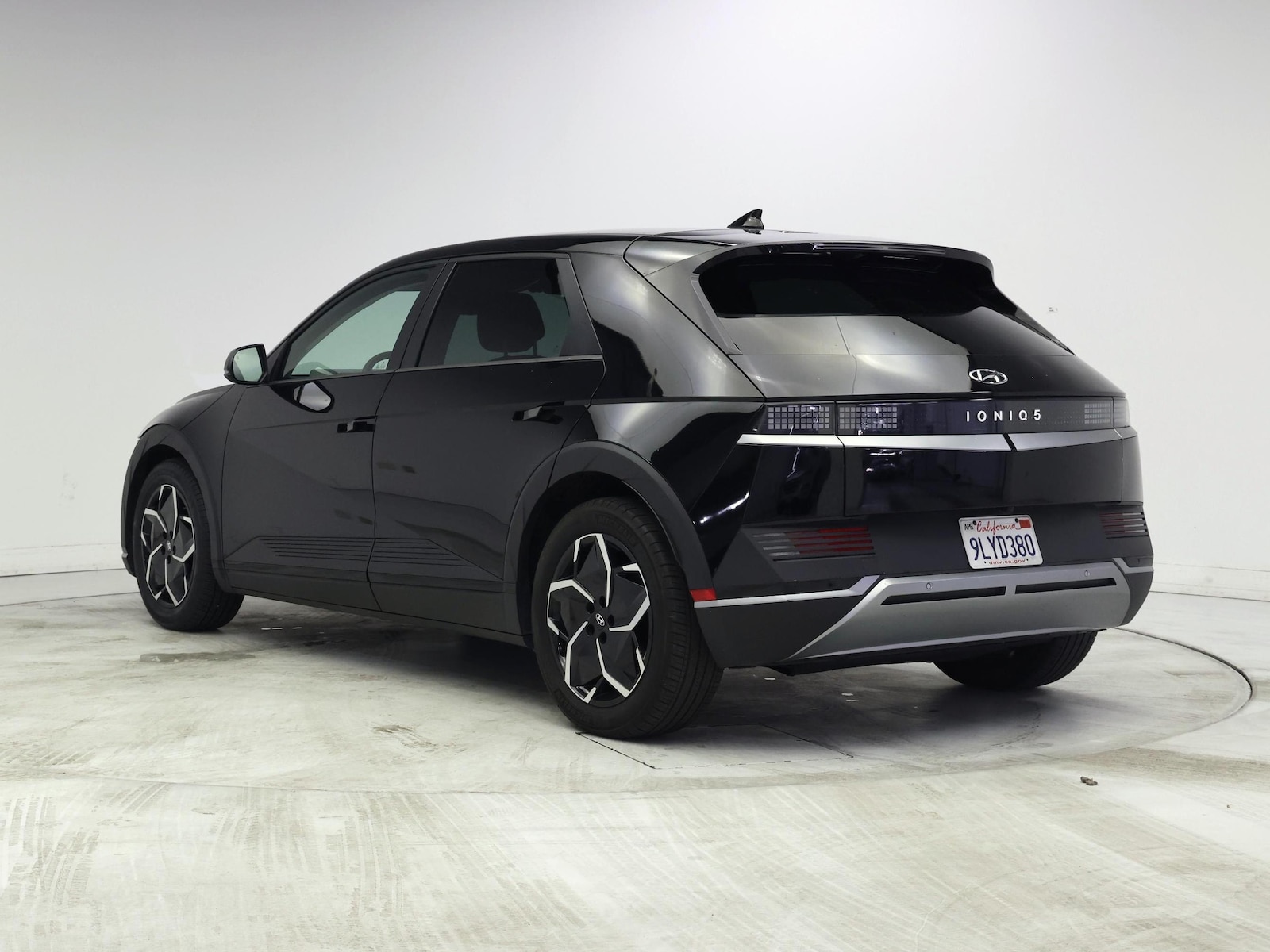 2024 Hyundai IONIQ 5 SEL - Photo 3