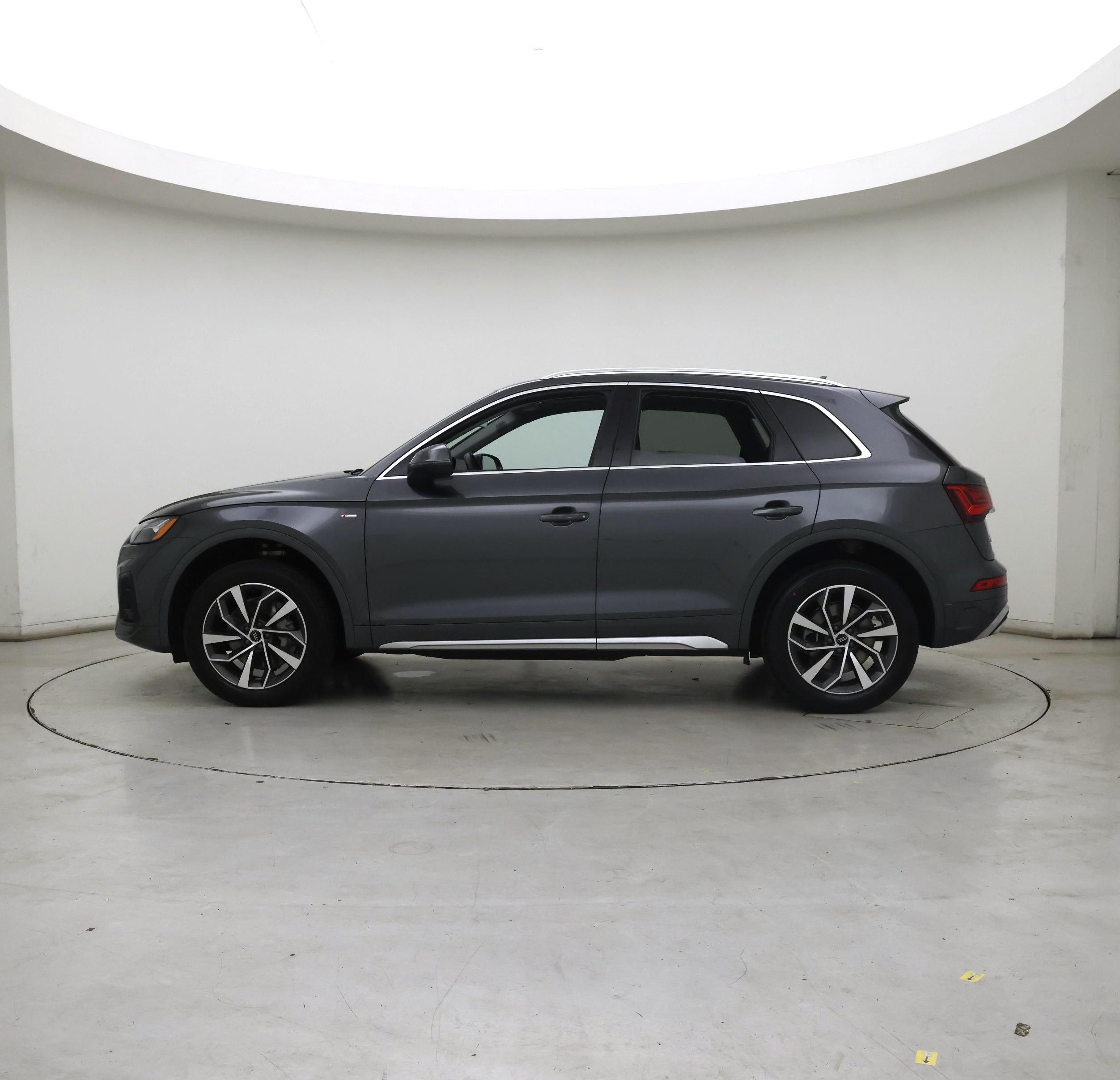 Thumbnail: 2023 Audi Q5 - 3