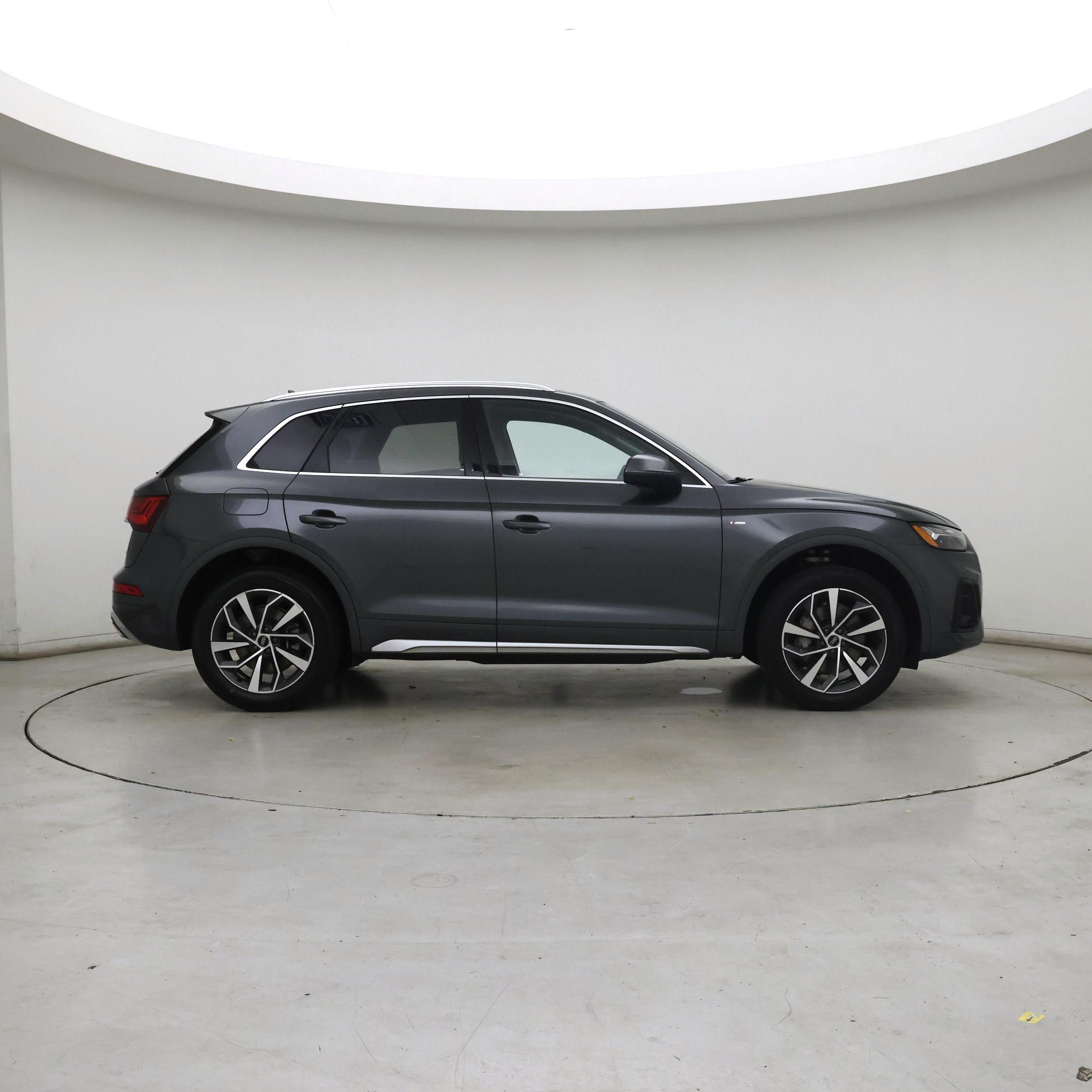 Thumbnail: 2023 Audi Q5 - 7