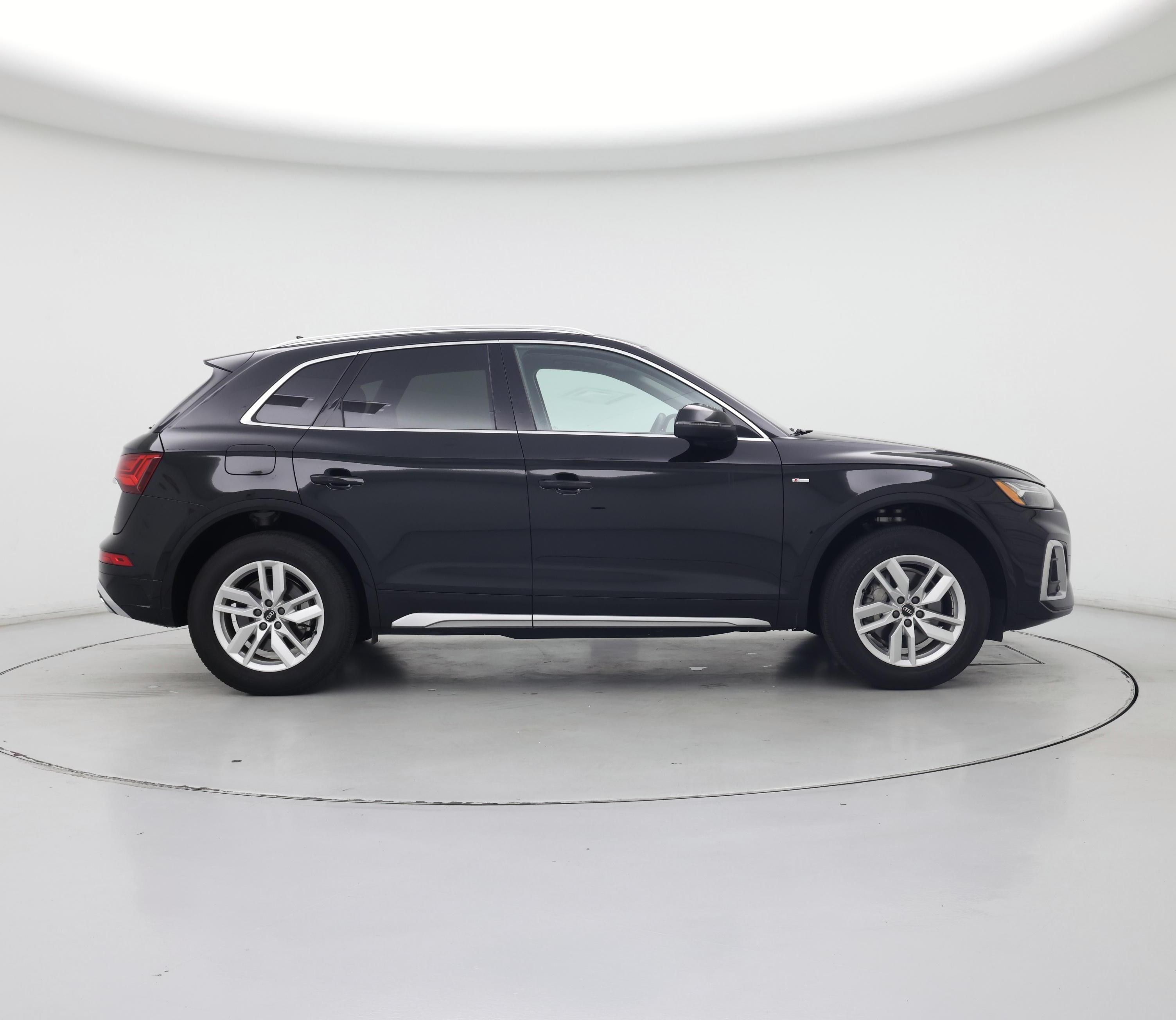 Thumbnail: 2023 Audi Q5 - 7