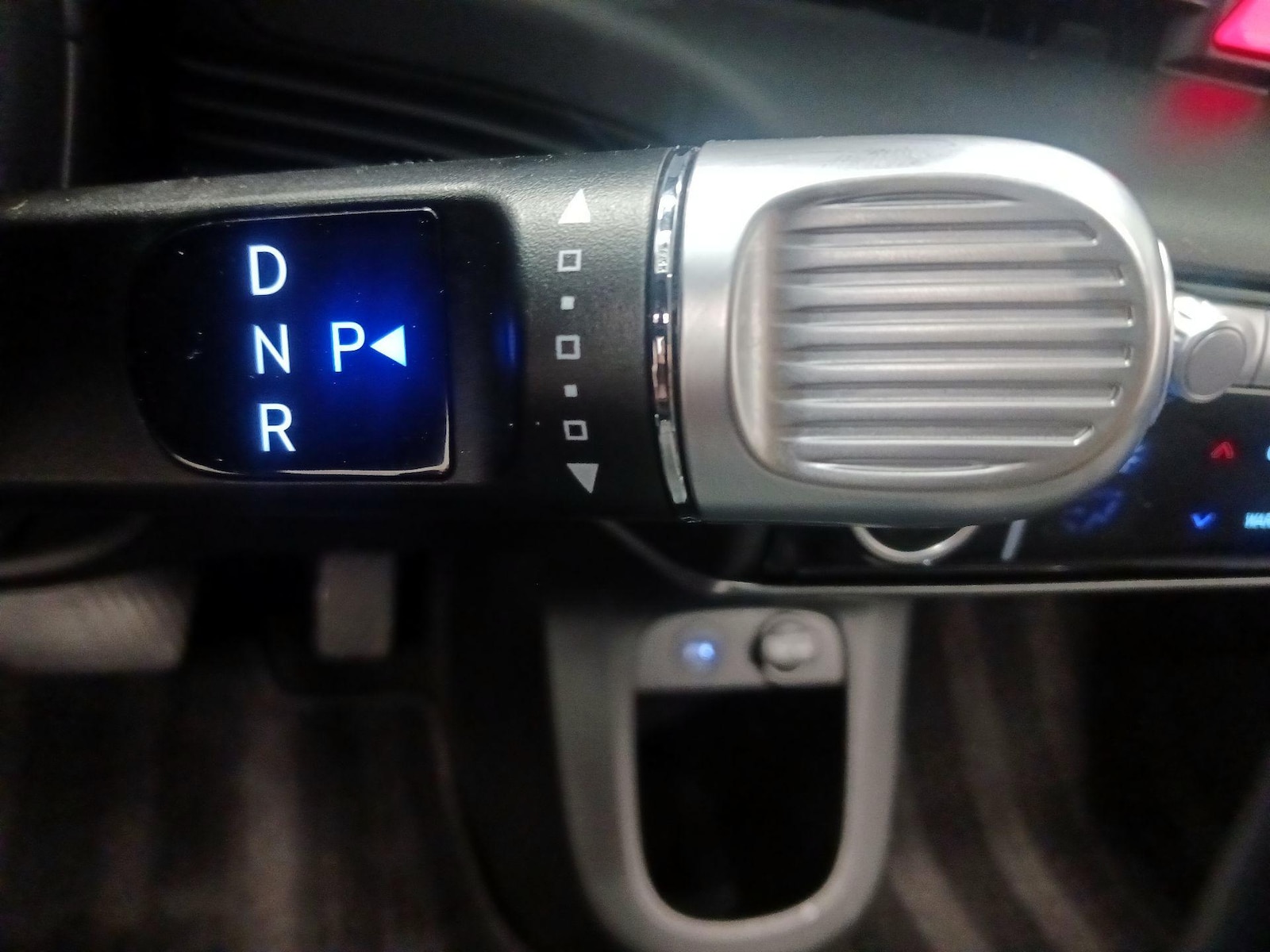2024 Hyundai IONIQ 5 SEL - Photo 17