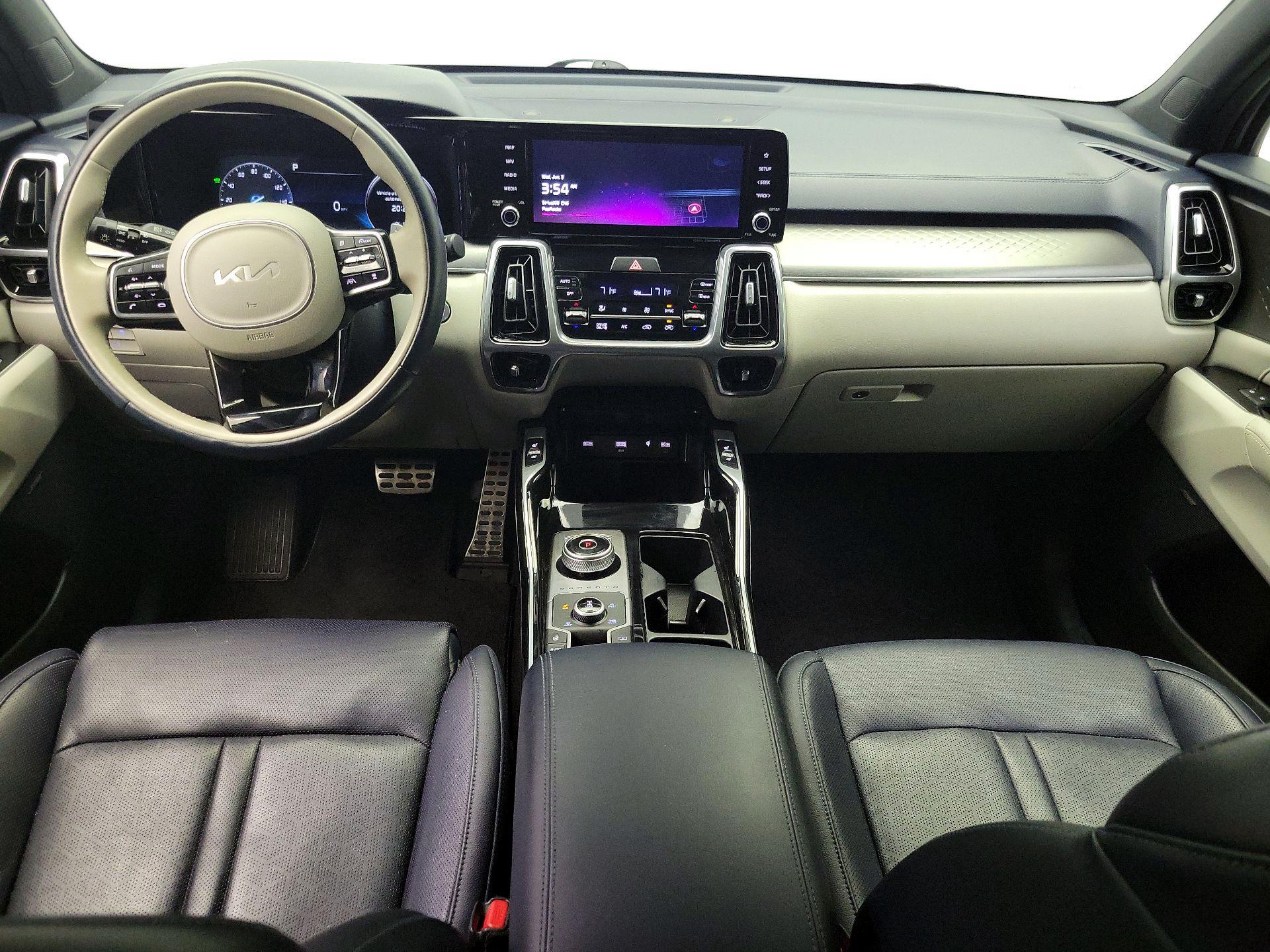 Thumbnail: 2023 Kia Sorento - 9