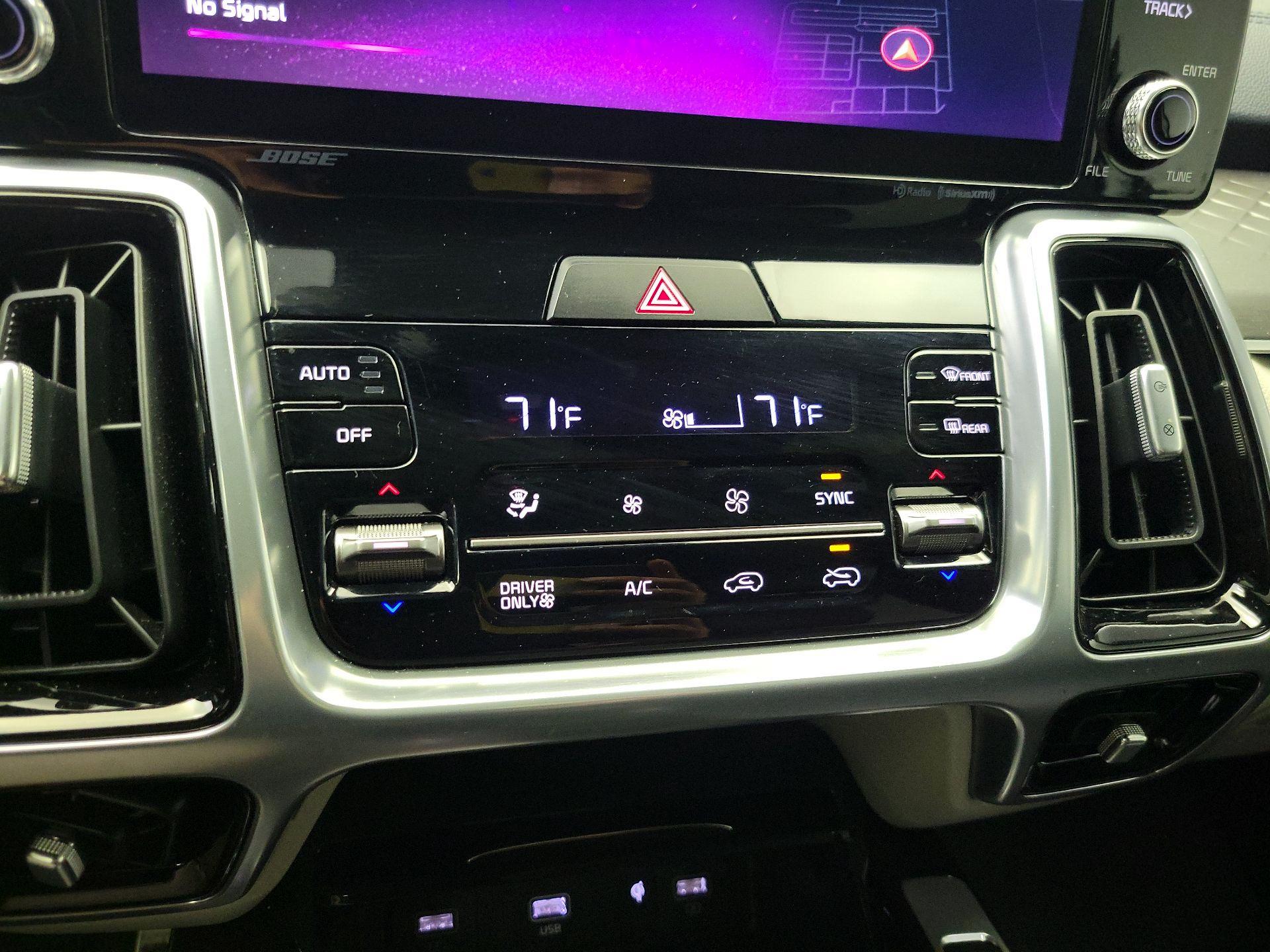 Thumbnail: 2023 Kia Sorento - 17