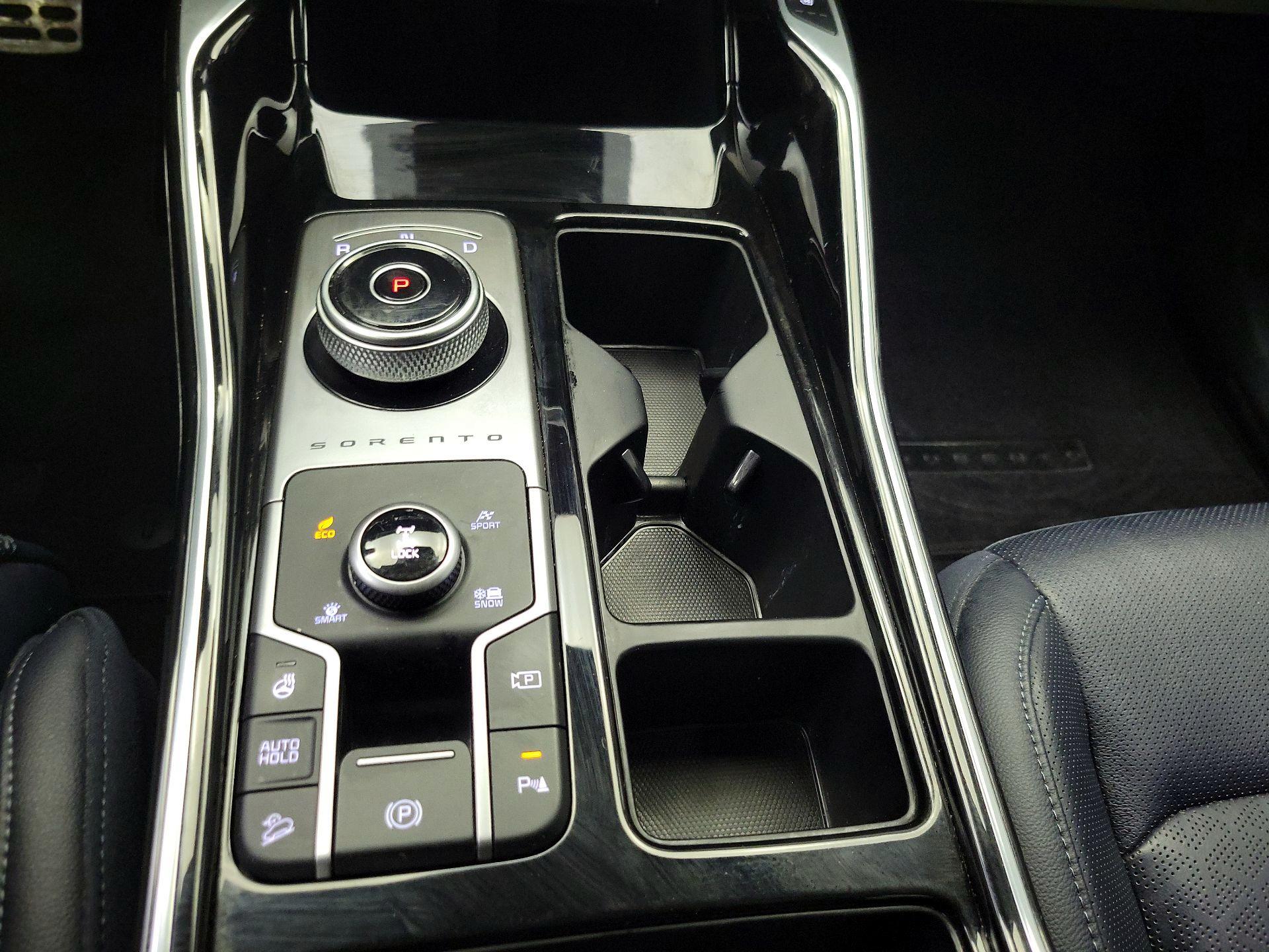 Thumbnail: 2023 Kia Sorento - 18