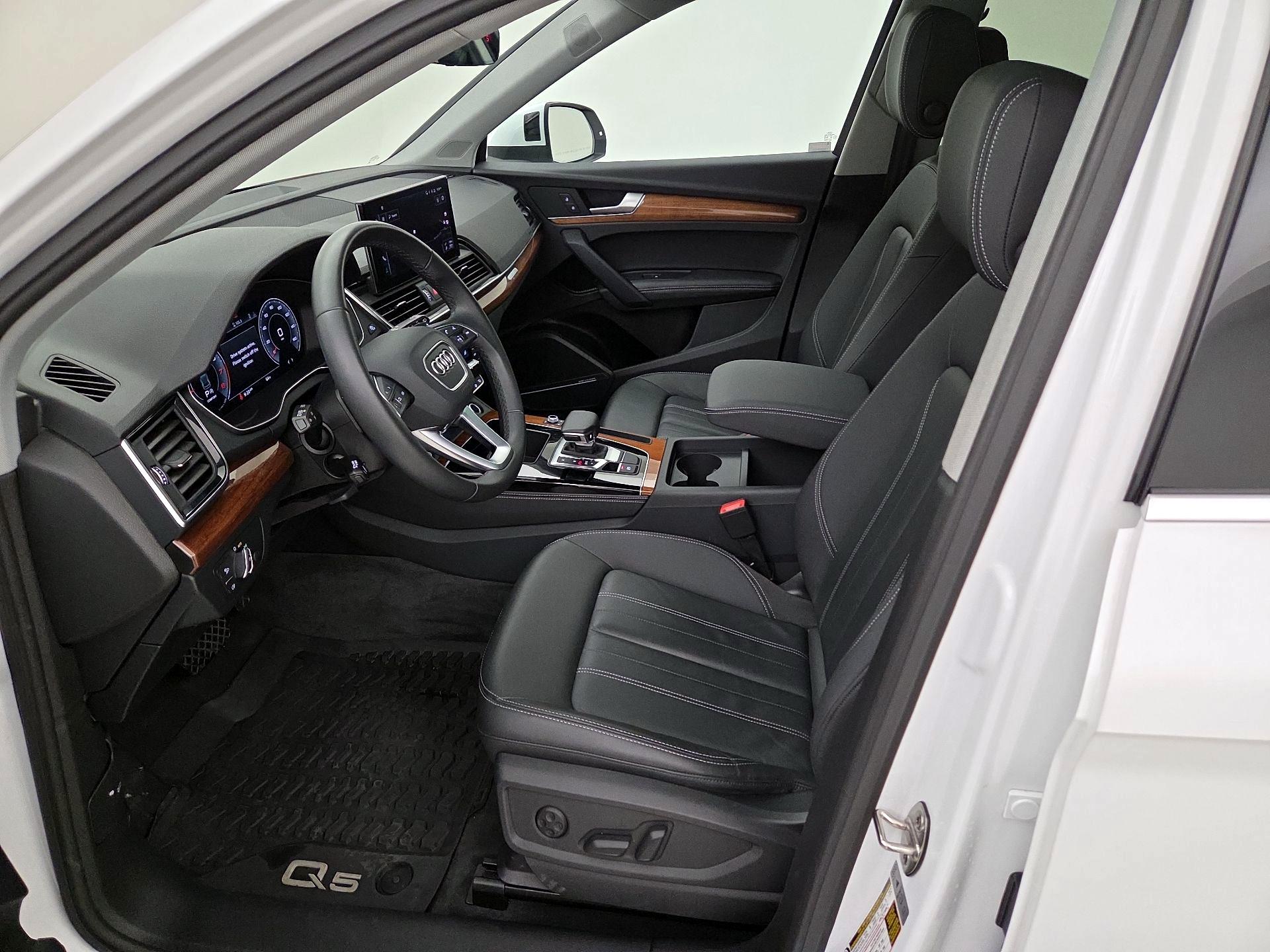 Thumbnail: 2023 Audi Q5 - 11