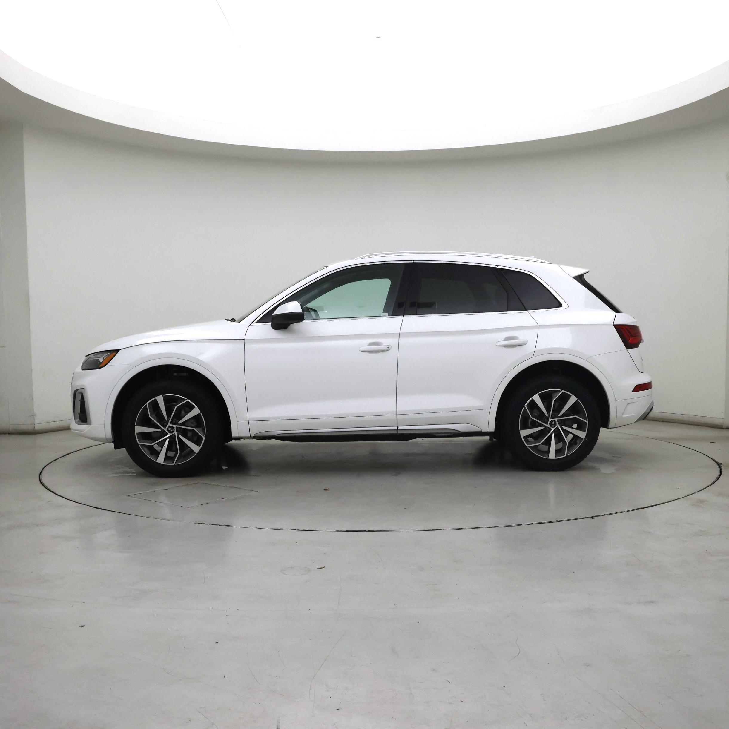 Thumbnail: 2023 Audi Q5 - 3