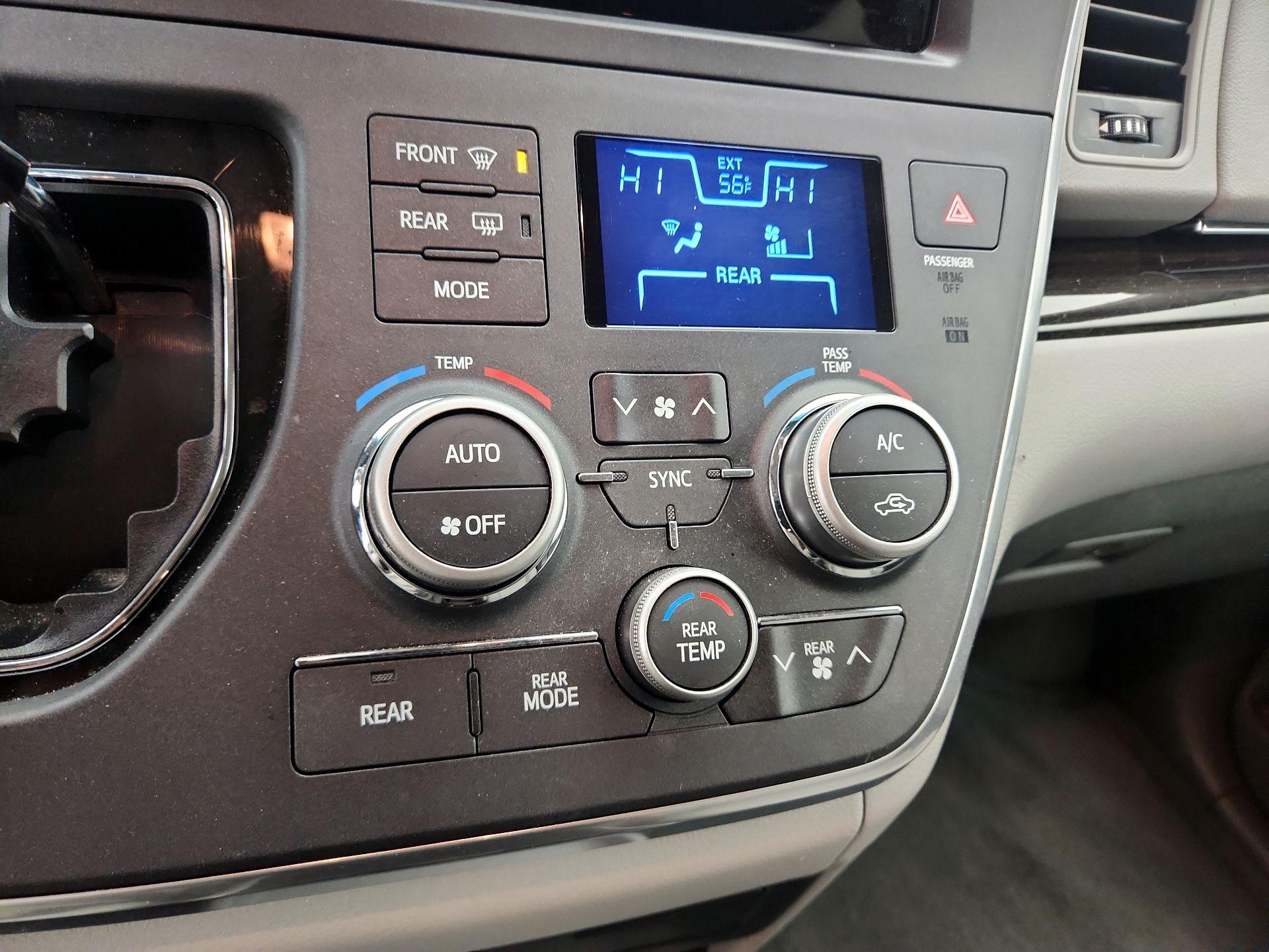Thumbnail: 2017 Toyota Sienna - 16