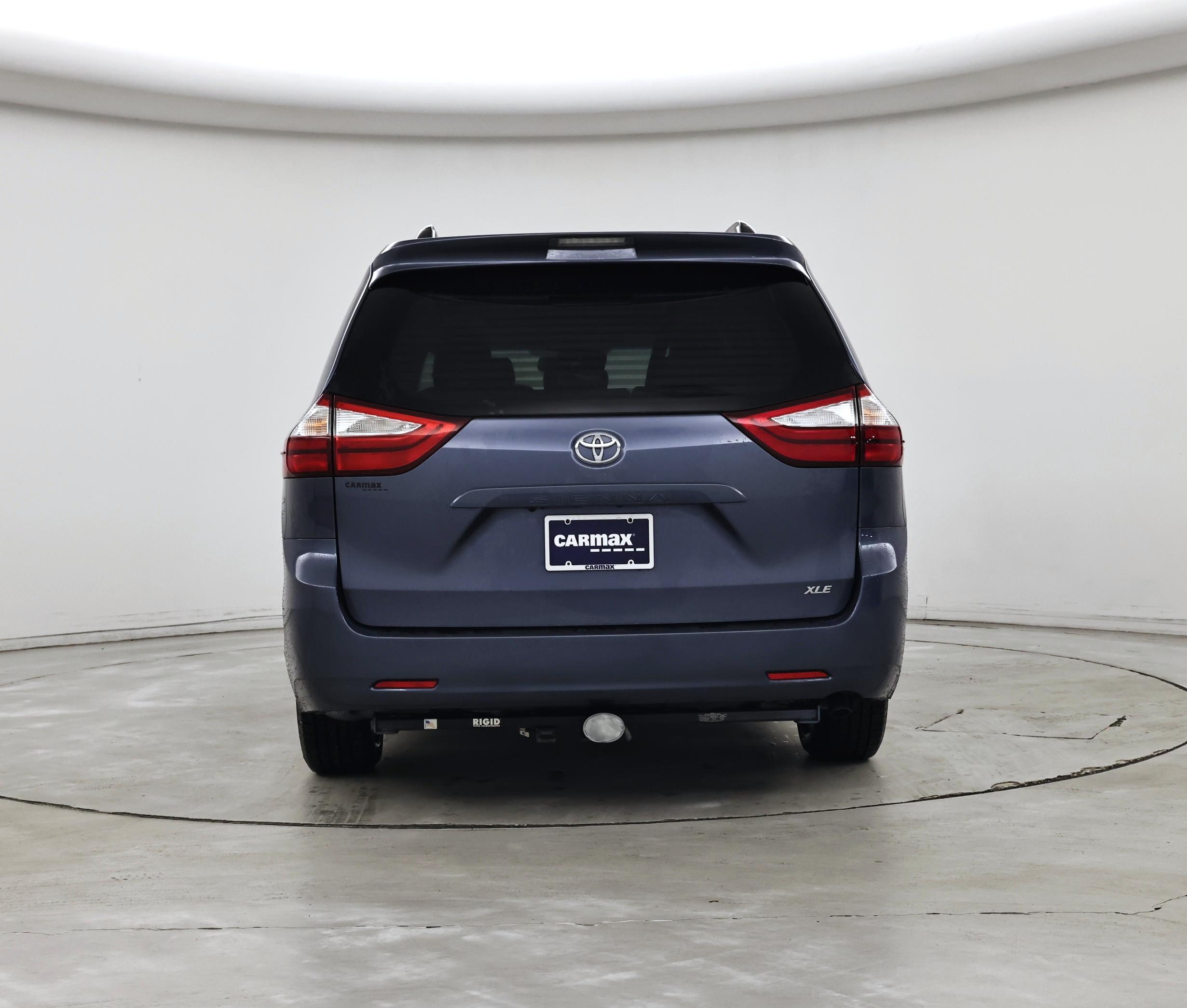 Thumbnail: 2017 Toyota Sienna - 6