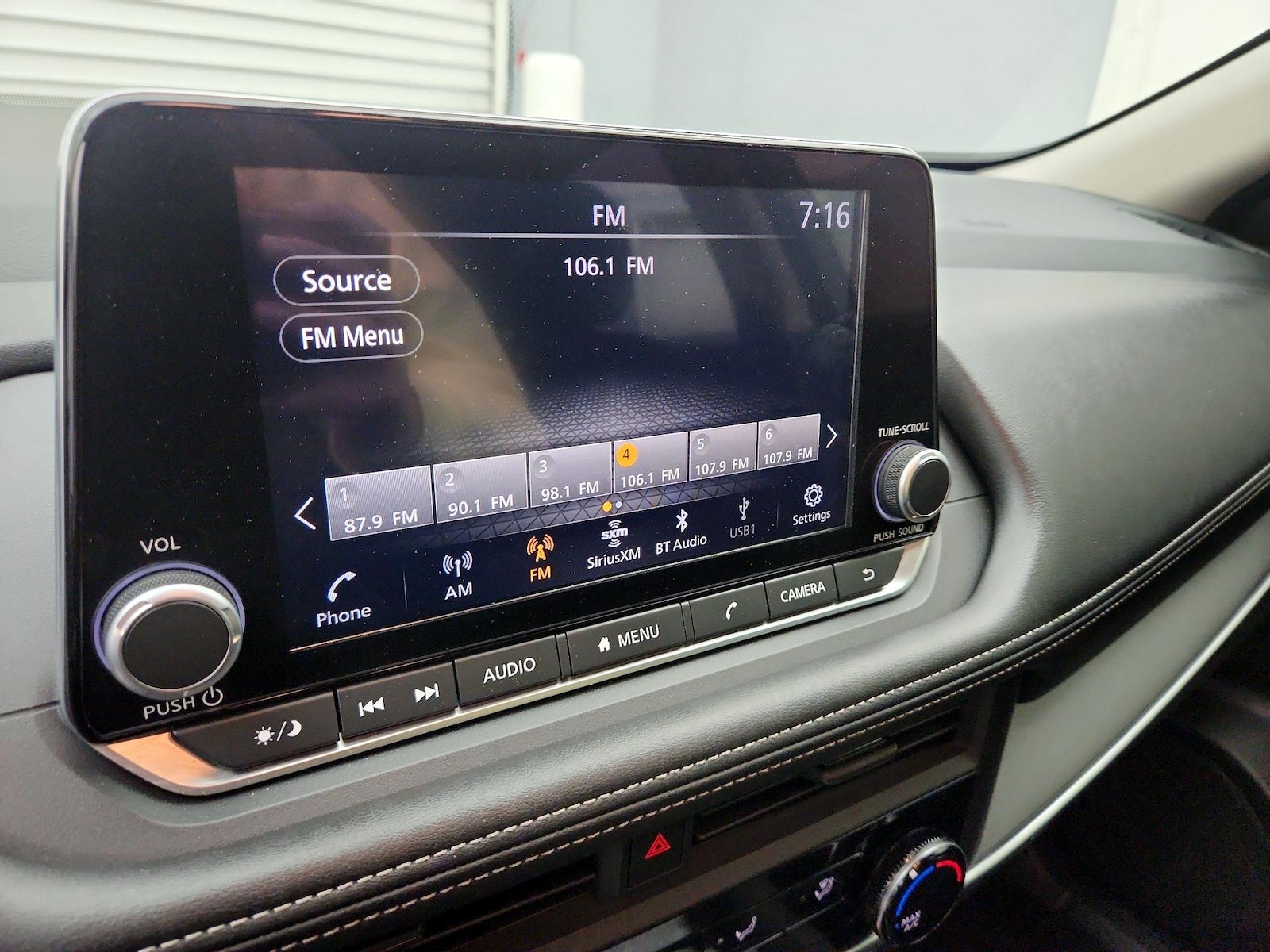 2025 Nissan Rogue S - Photo 16