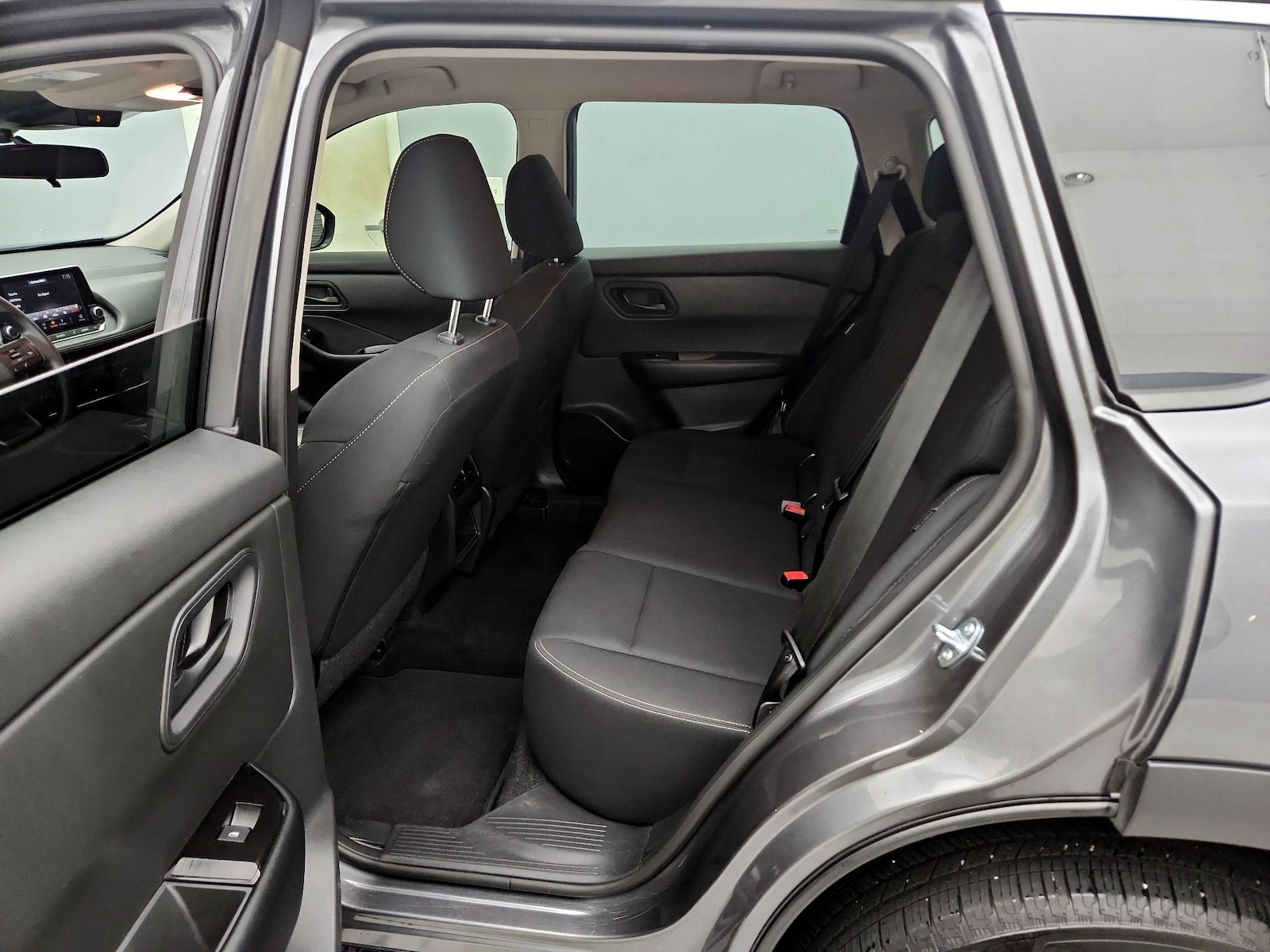 2025 Nissan Rogue S - Photo 20