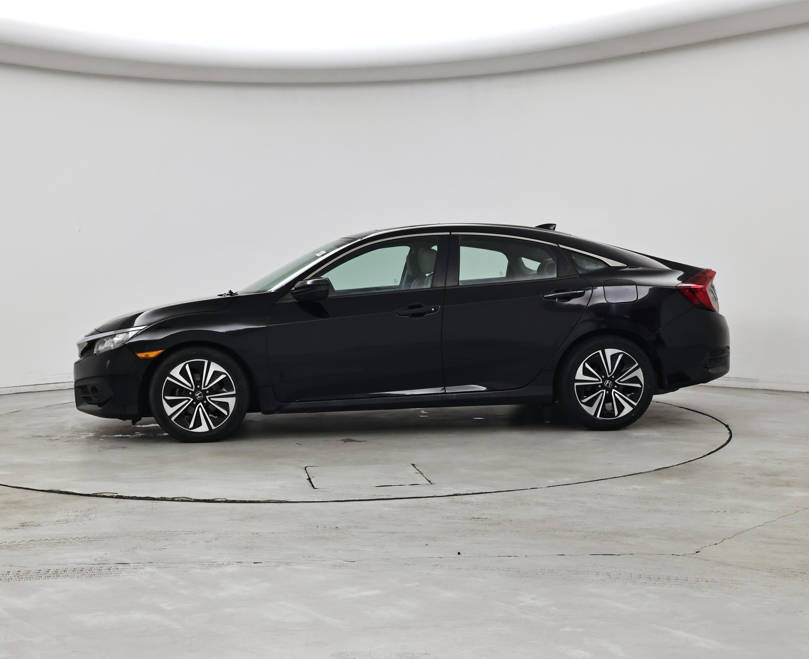 Thumbnail: 2016 Honda Civic - 3