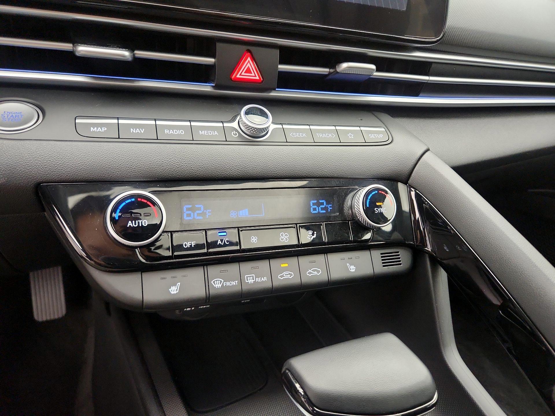 Thumbnail: 2025 Hyundai Elantra - 17