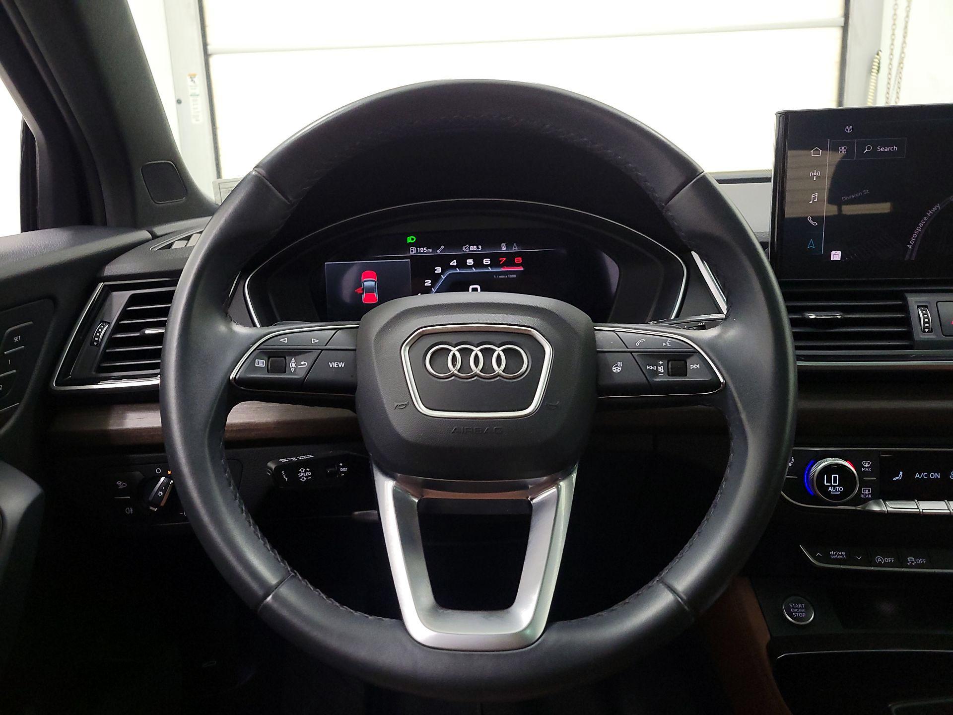 Thumbnail: 2023 Audi Q5 - 10