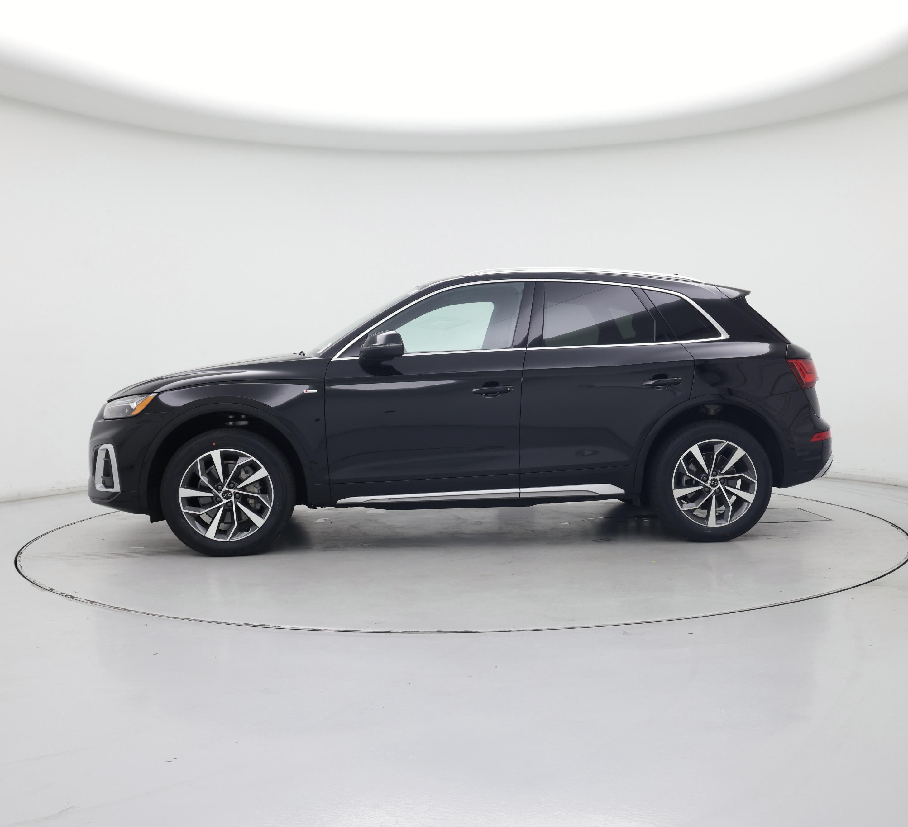 Thumbnail: 2023 Audi Q5 - 3