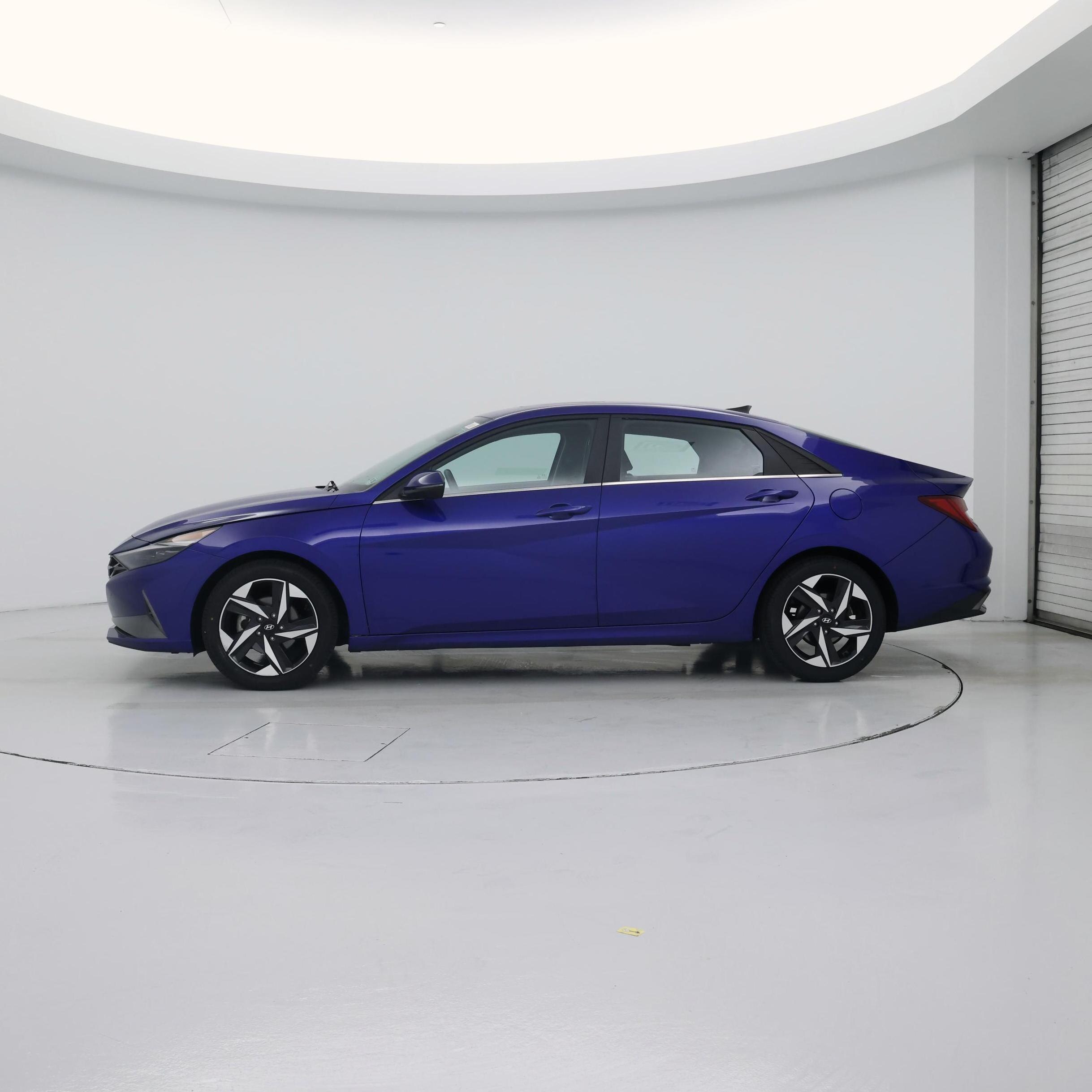 Thumbnail: 2023 Hyundai Elantra - 3