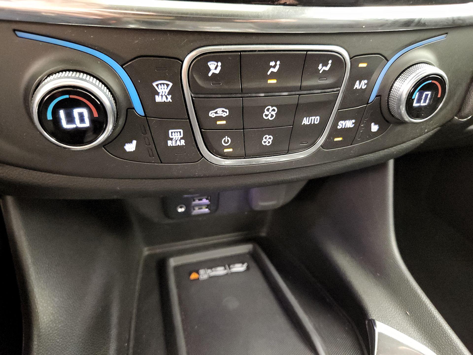 Thumbnail: 2023 Chevrolet Traverse - 17