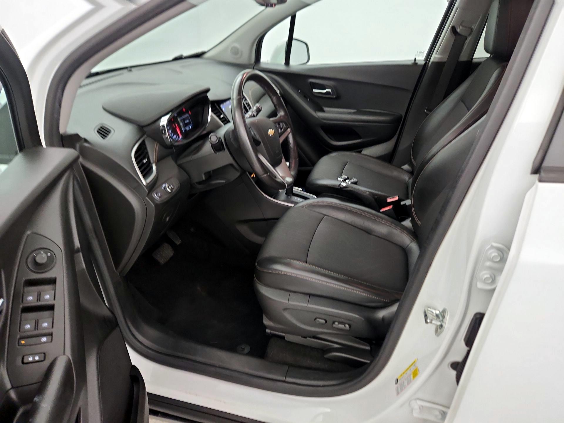 Thumbnail: 2022 Chevrolet Trax - 11
