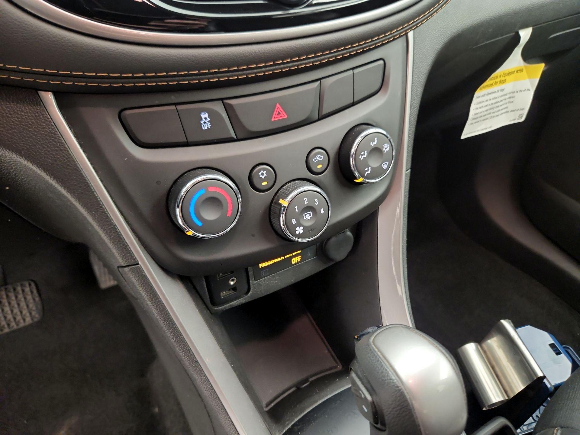 Thumbnail: 2022 Chevrolet Trax - 14