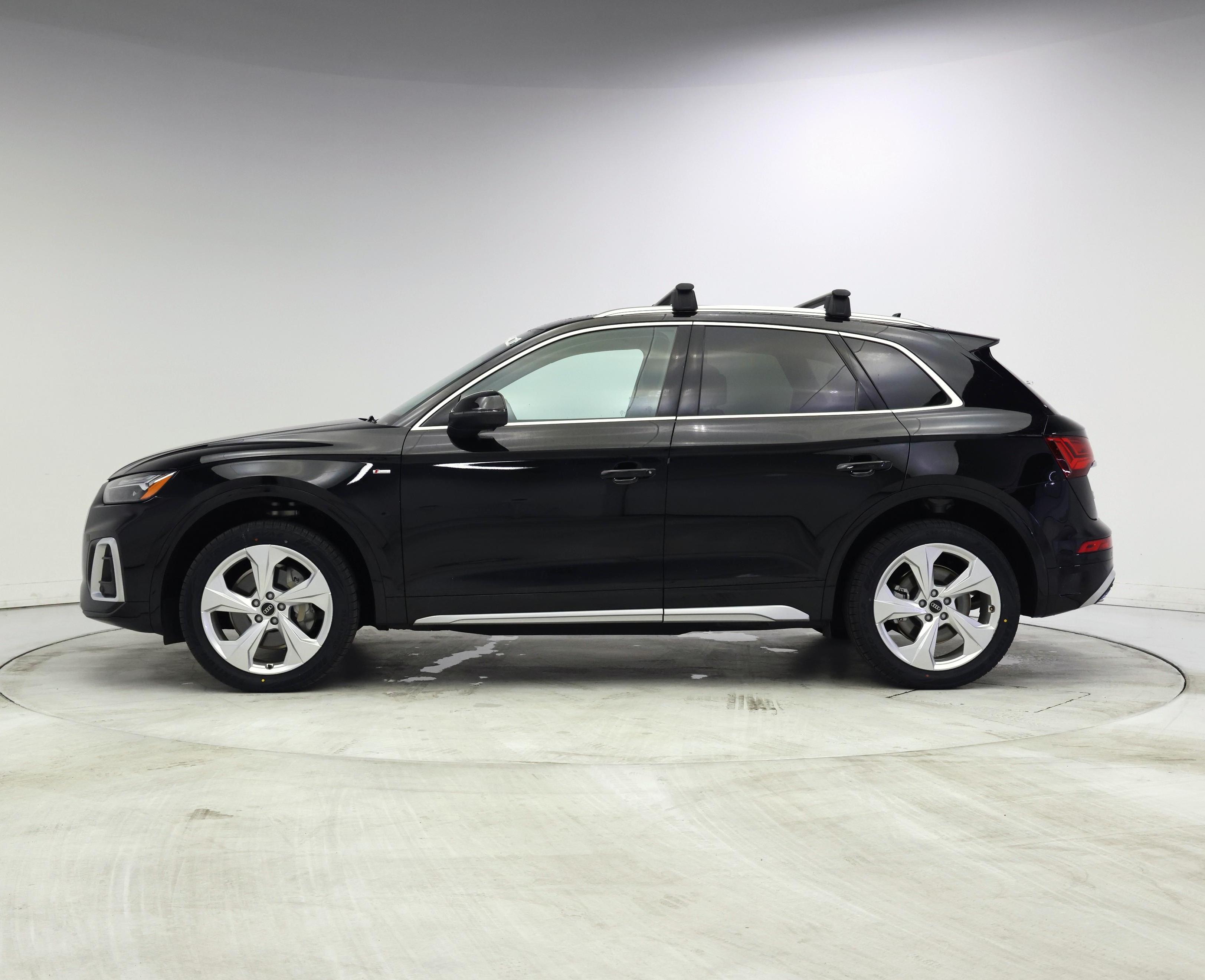 Thumbnail: 2023 Audi Q5 - 3