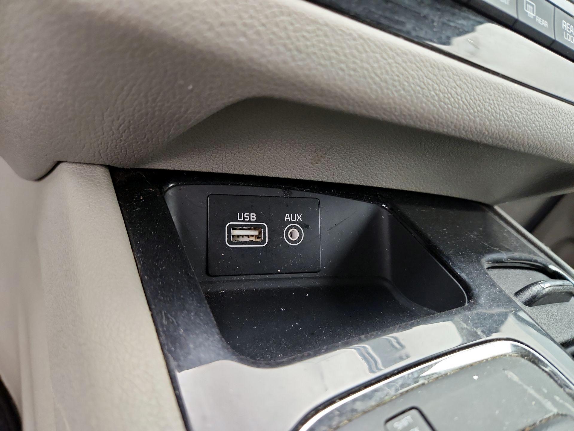 Thumbnail: 2018 Kia Sedona - 19